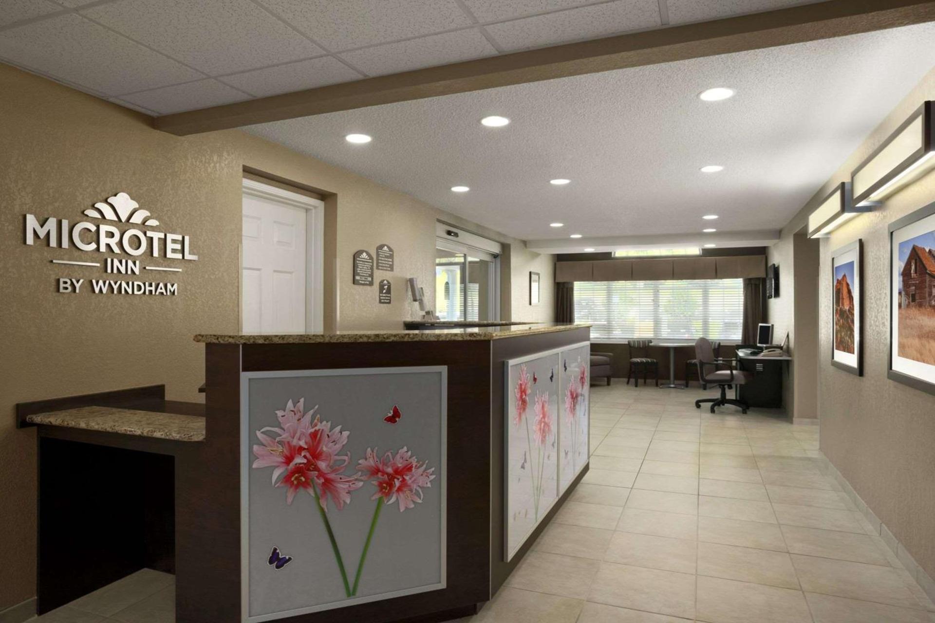 Microtel Inn & Suites By Wyndham Mineral Wells/Parkersburg photo 34