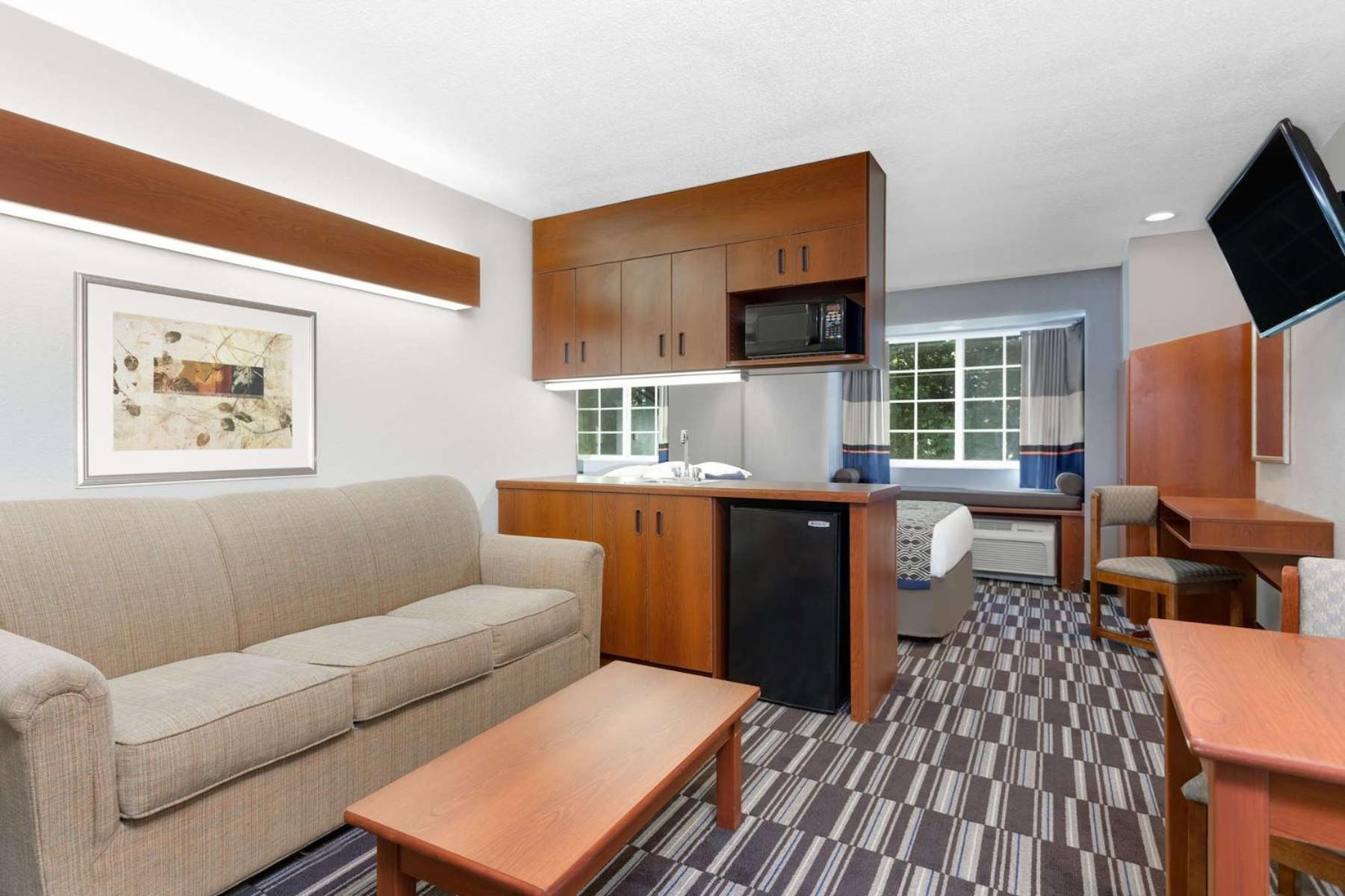 Microtel Inn & Suites by Wyndham Bremen photo 3