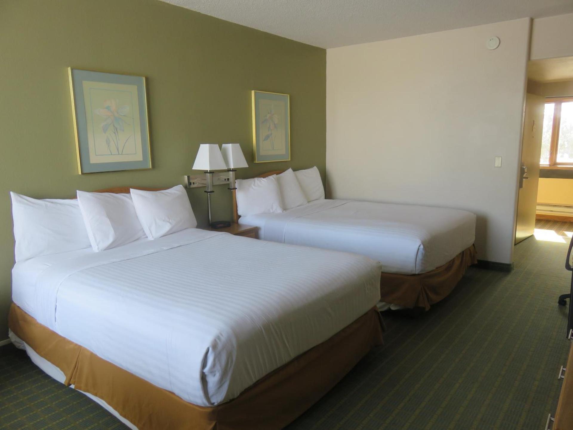 Baymont by Wyndham Fargo photo 25