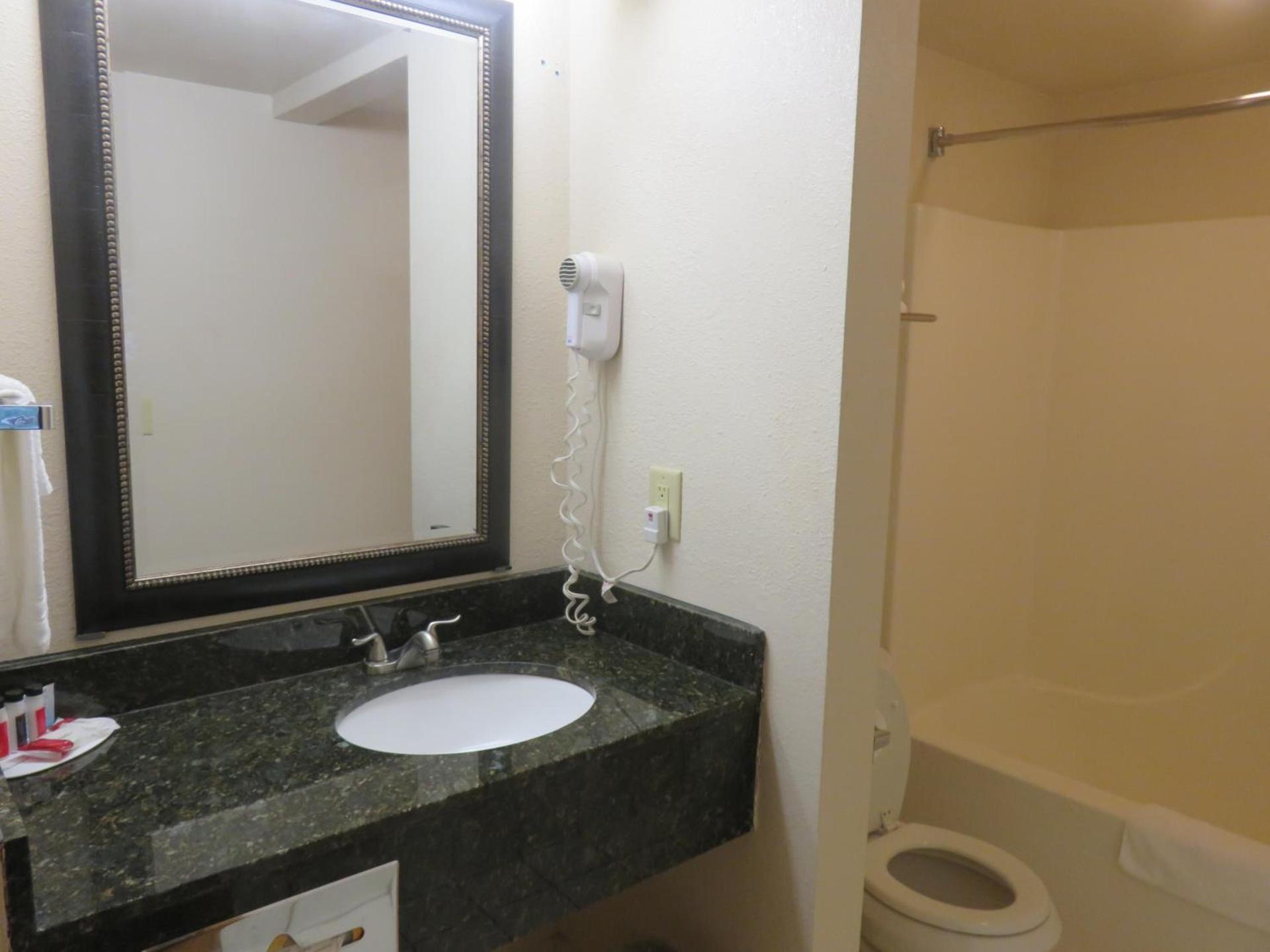Baymont by Wyndham Fargo photo 14