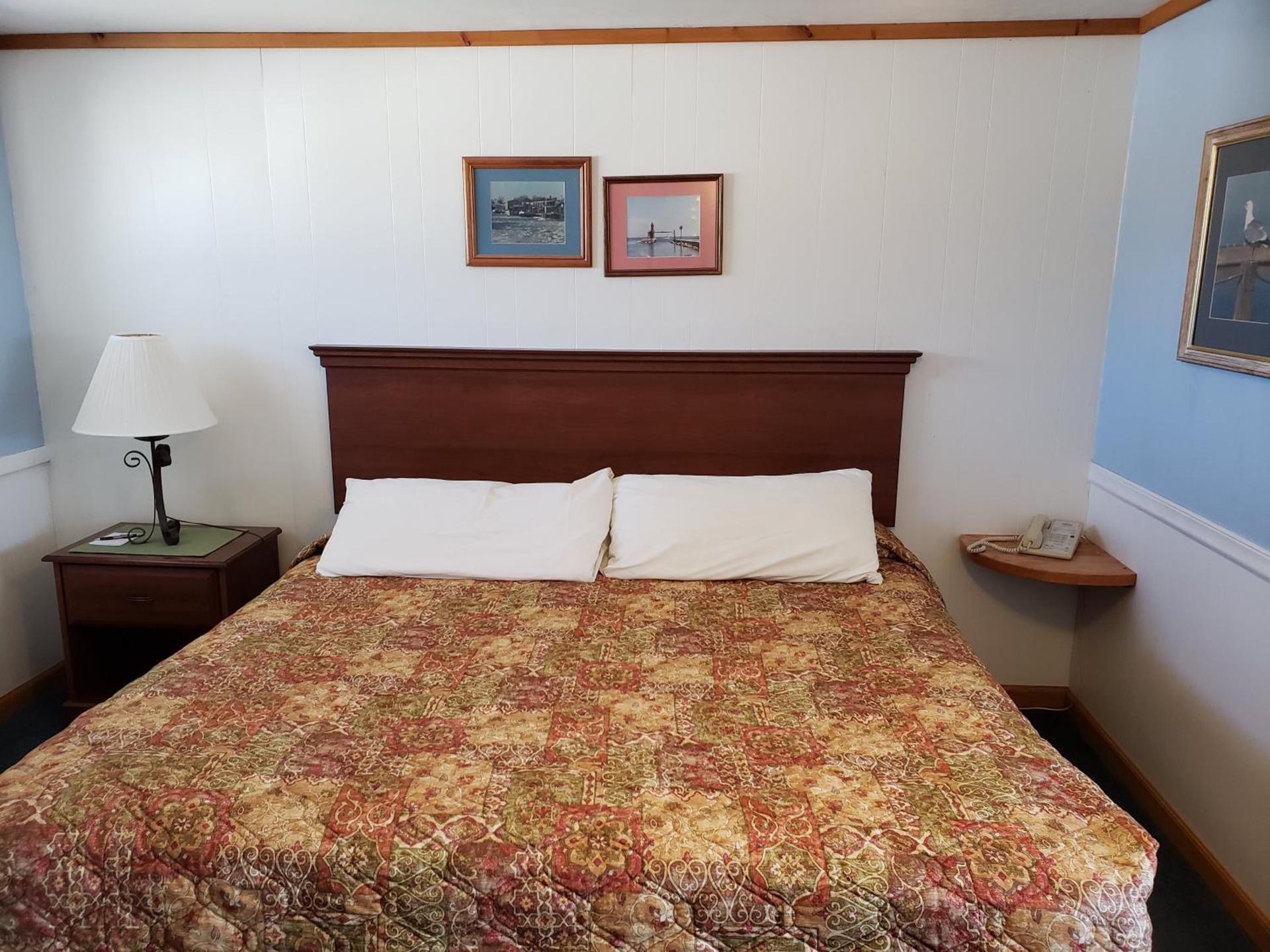 Algoma Beach Motel photo 81