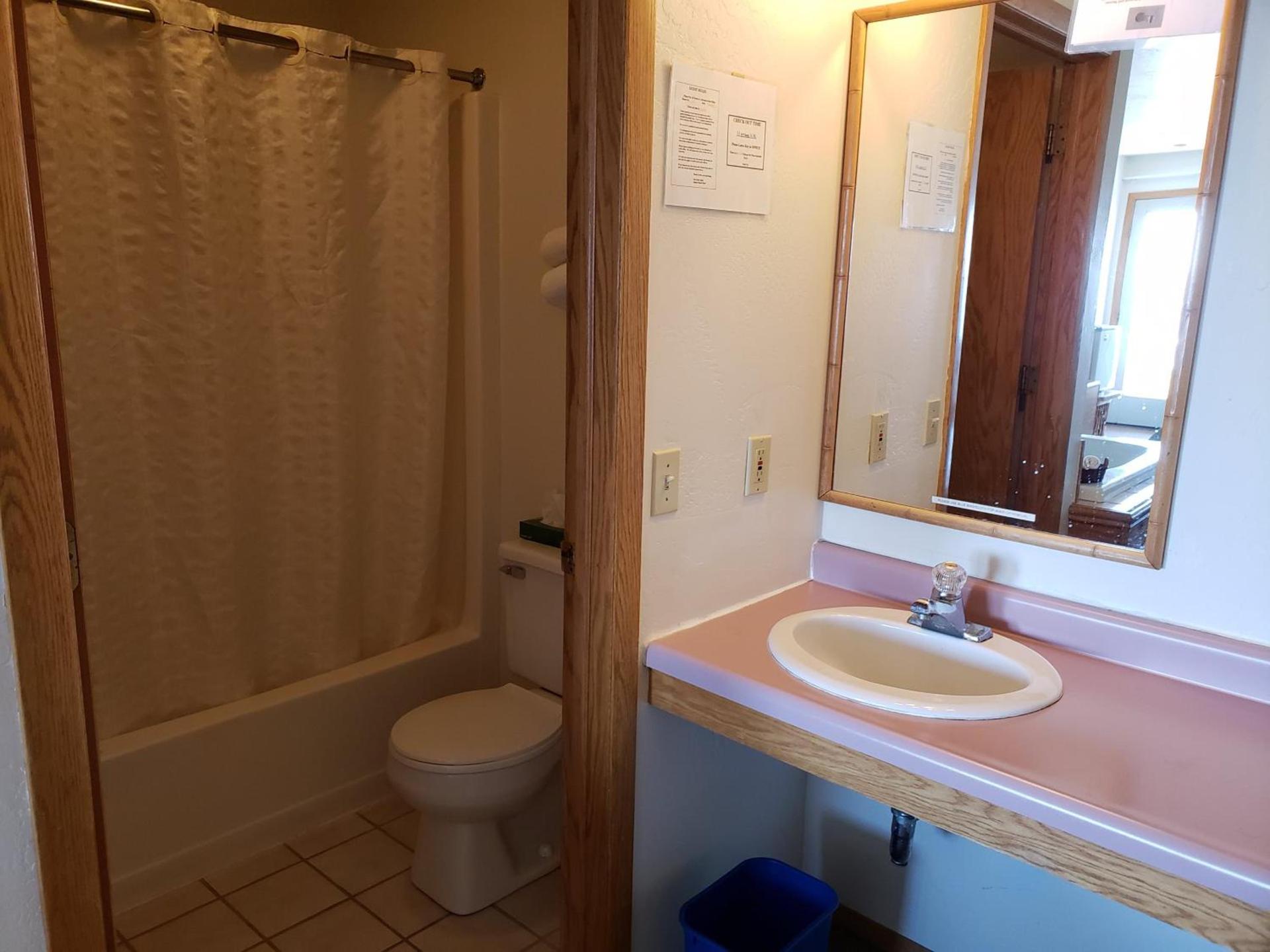 Algoma Beach Motel photo 38
