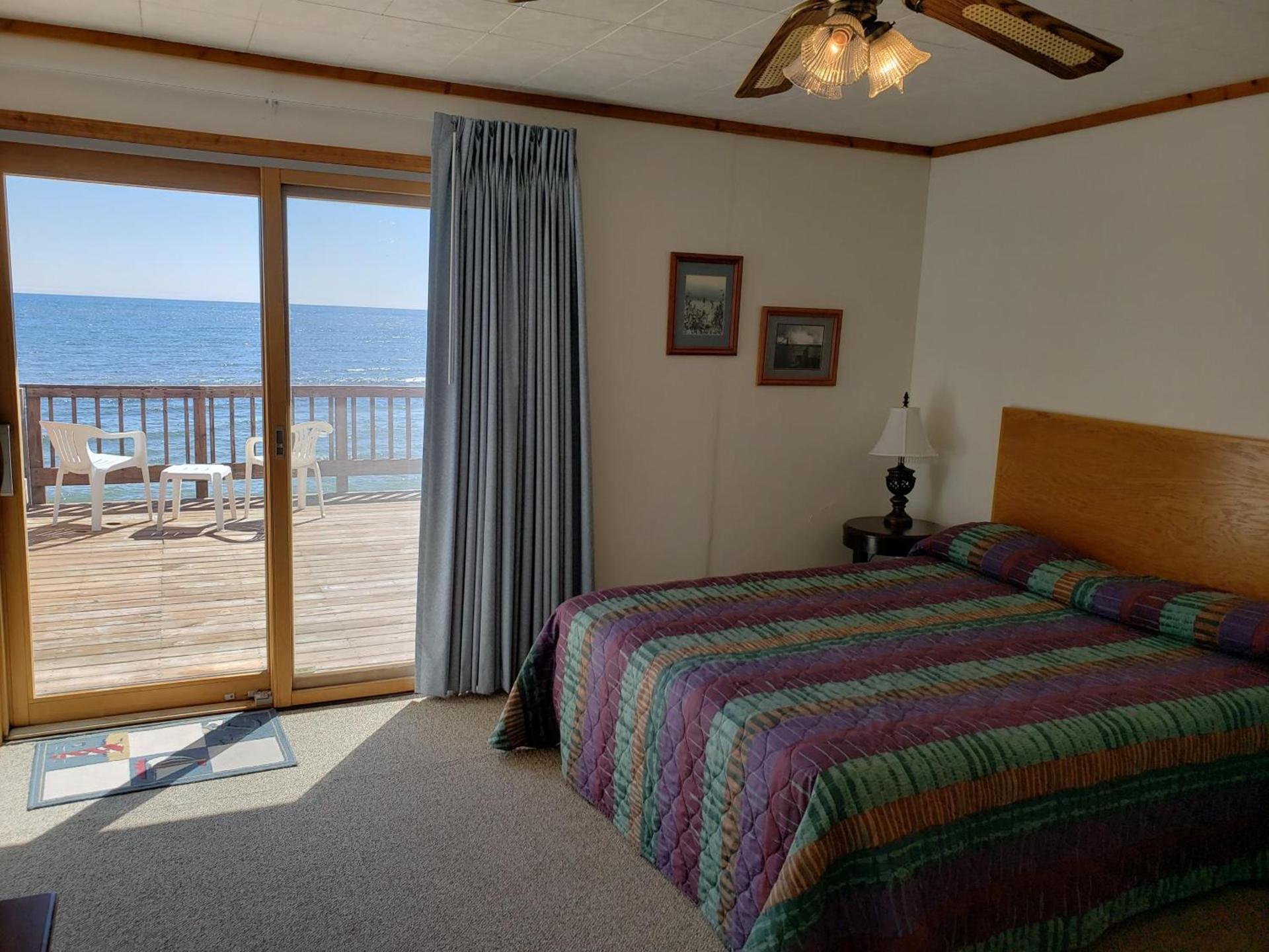 Algoma Beach Motel photo 56