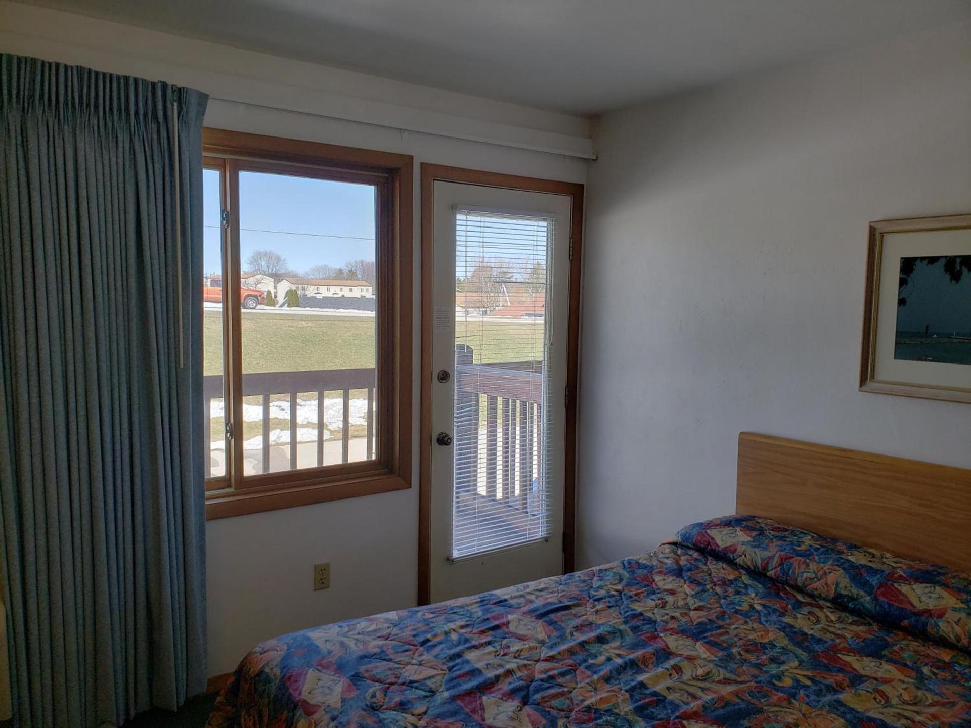 Algoma Beach Motel photo 40