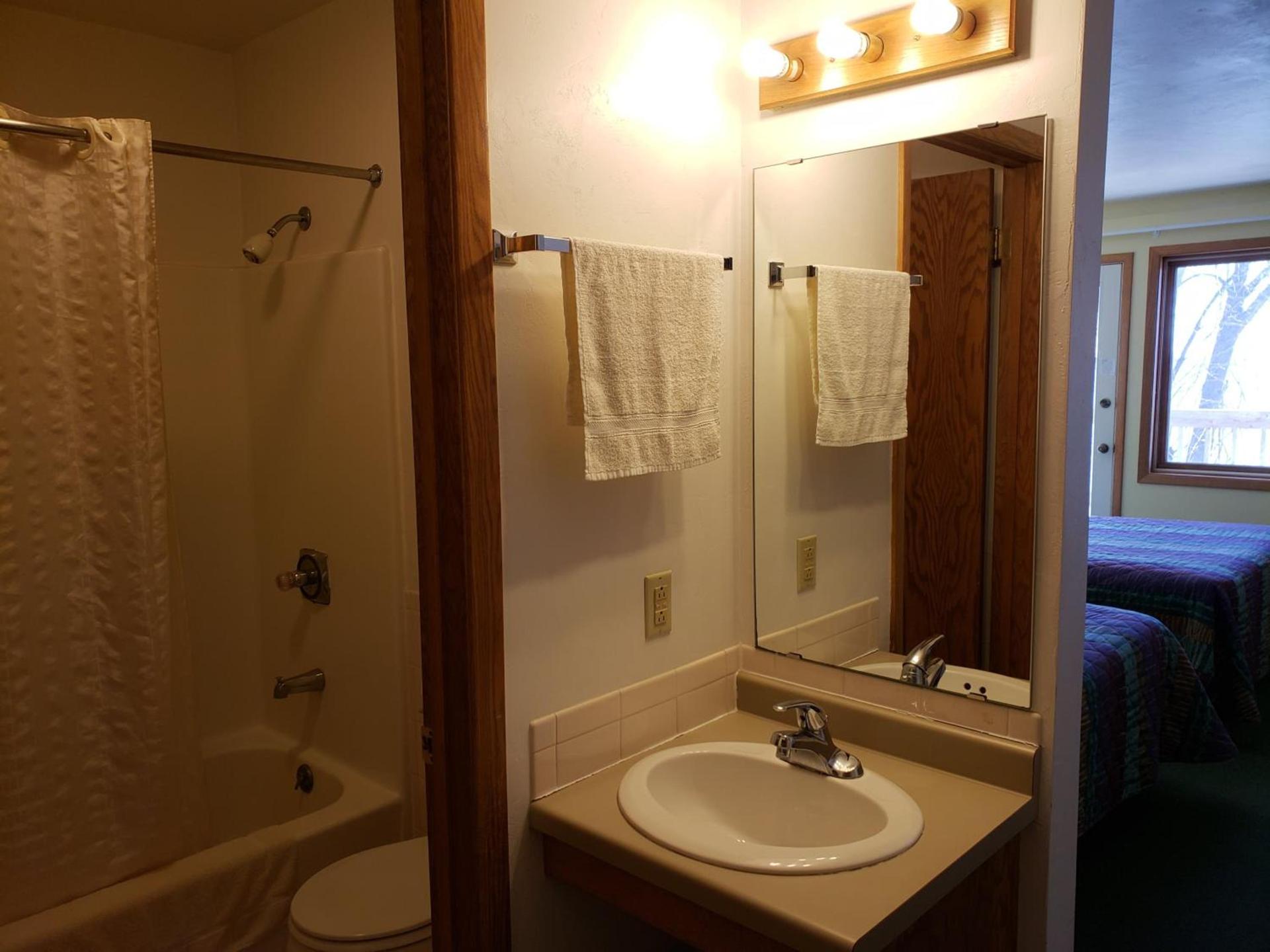 Algoma Beach Motel photo 32