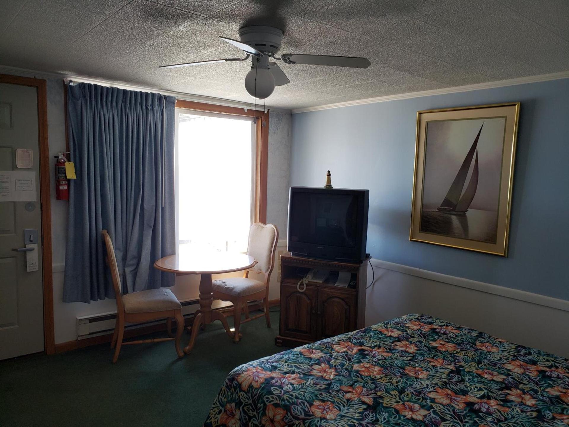 Algoma Beach Motel photo 31