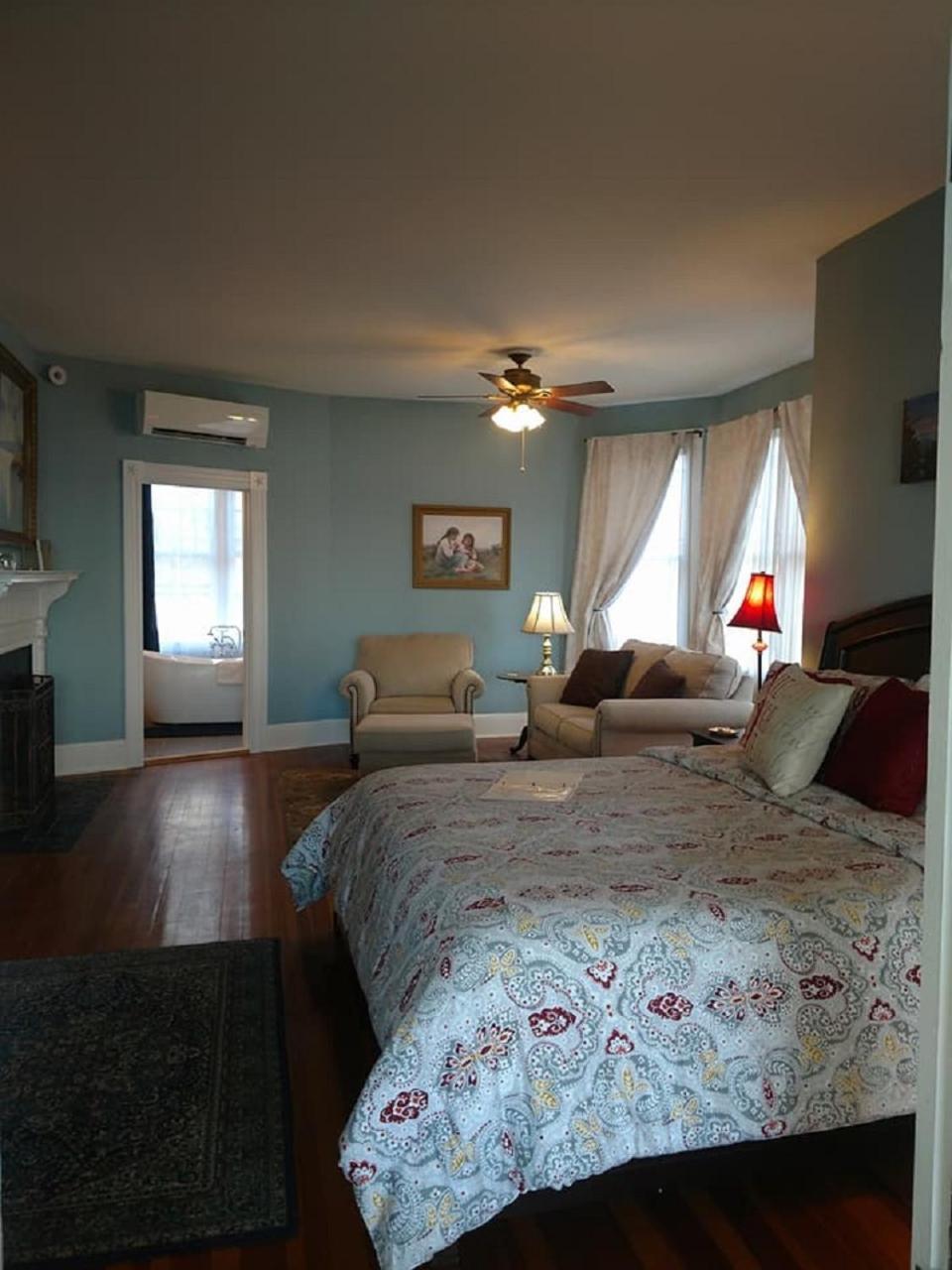 Saltair Inn Waterfront B&B photo 21