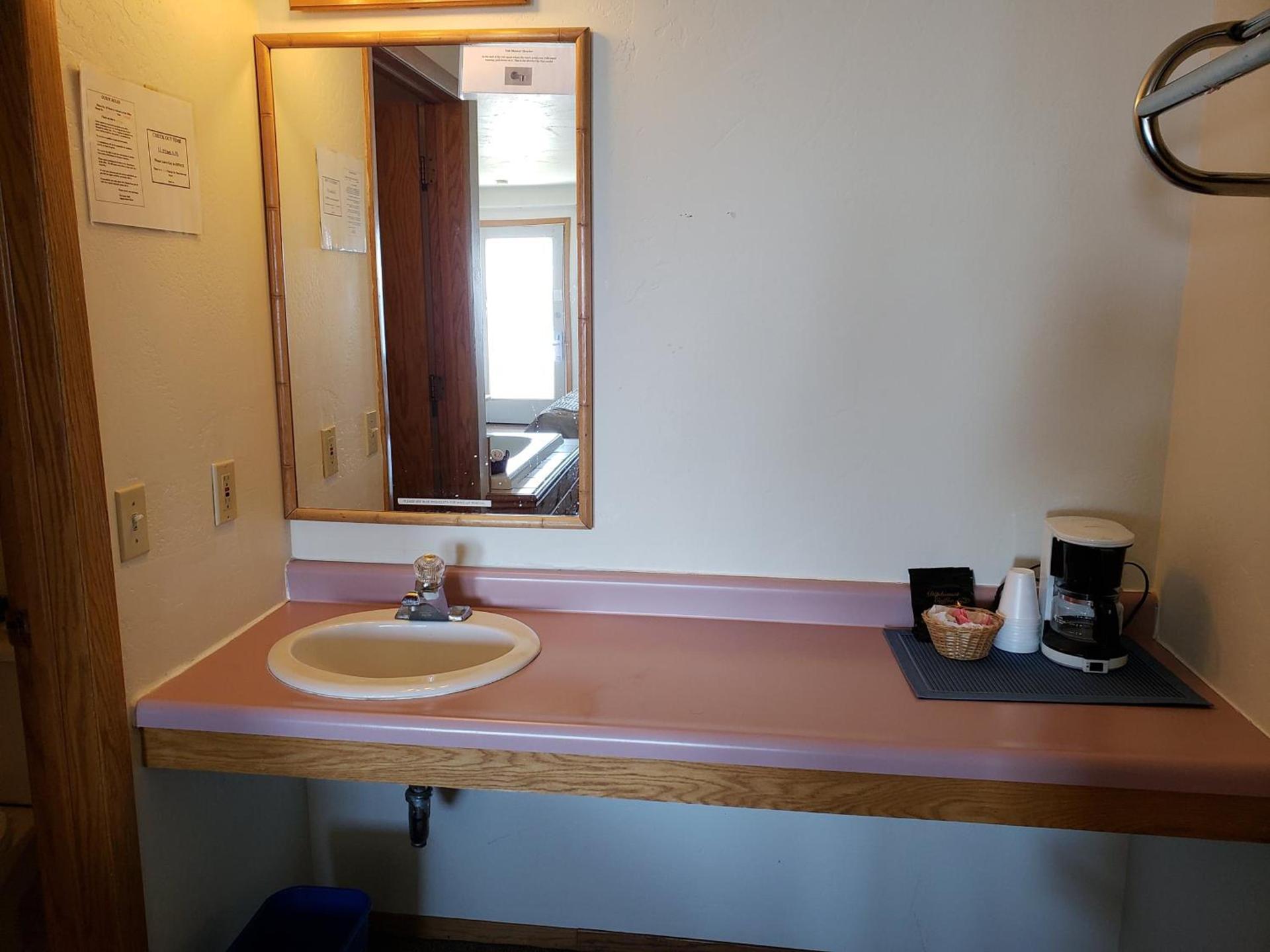 Algoma Beach Motel photo 17