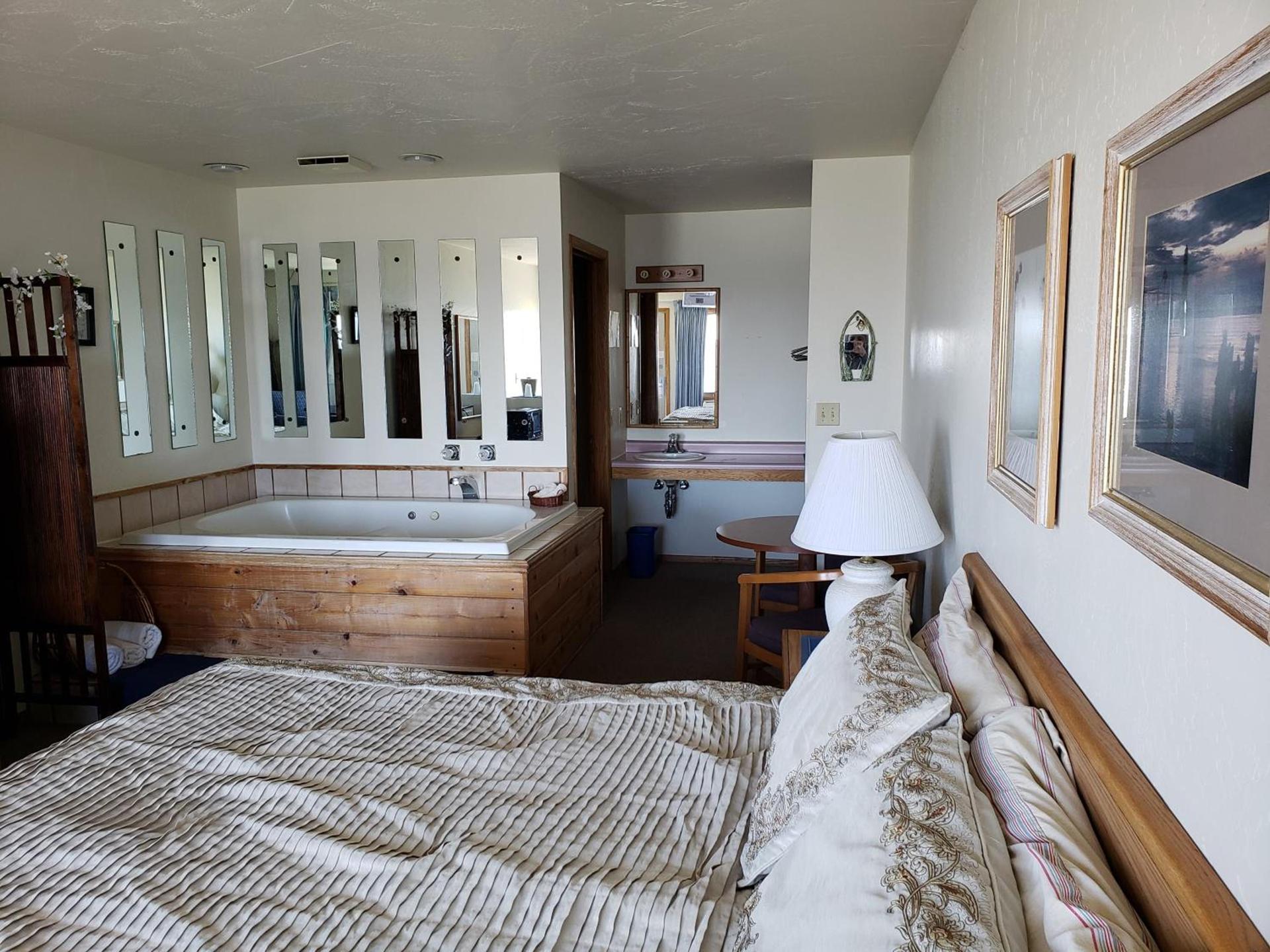 Algoma Beach Motel photo 23