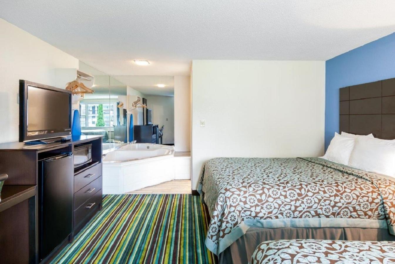 Days Inn by Wyndham Lincoln photo 49