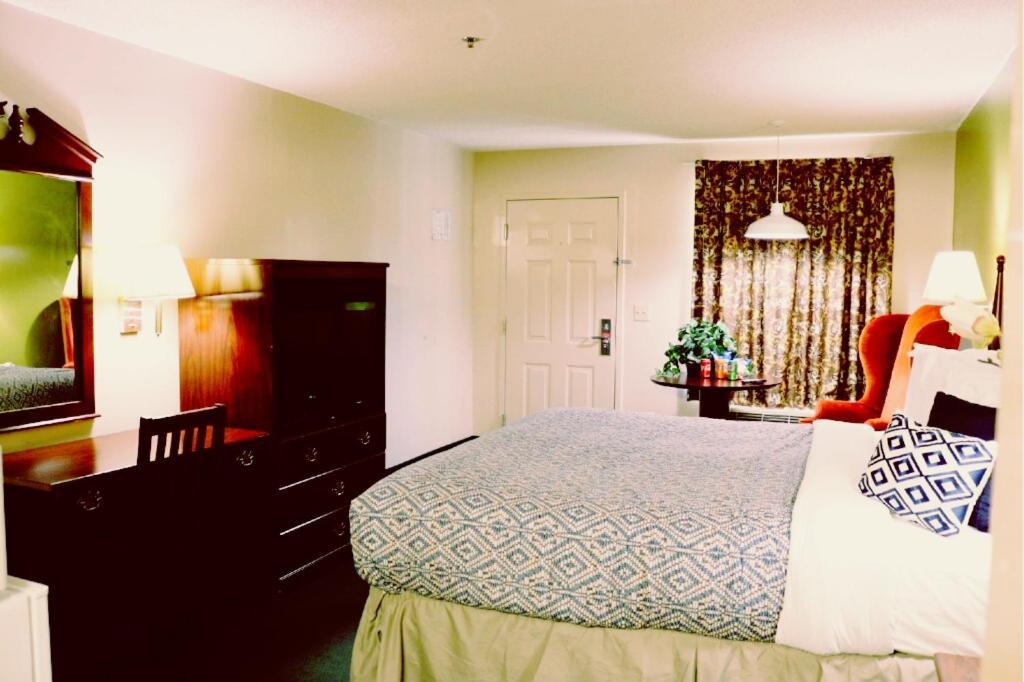 Americas Best Value Inn - Rome photo 3