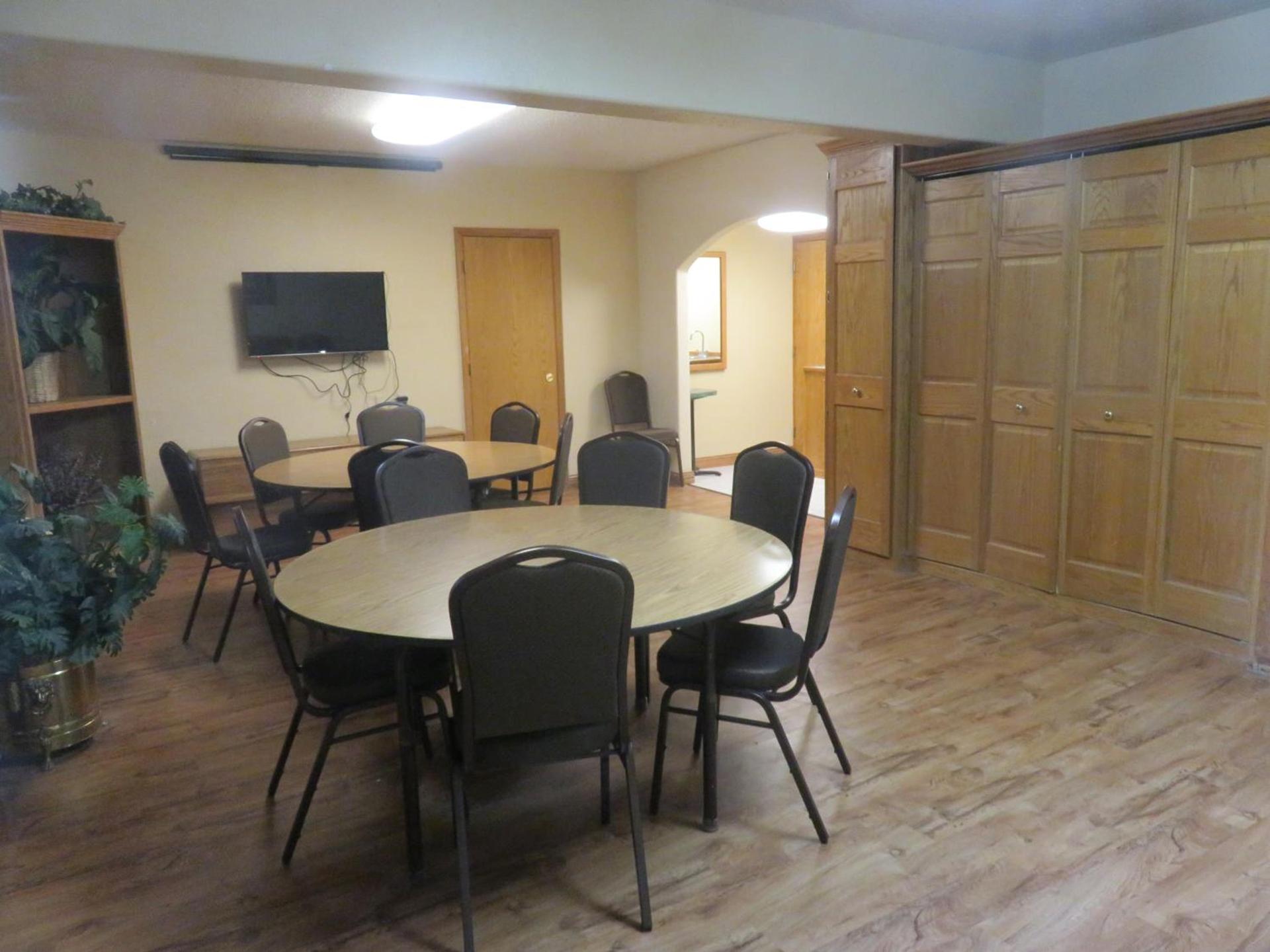 Baymont by Wyndham Fargo photo 42
