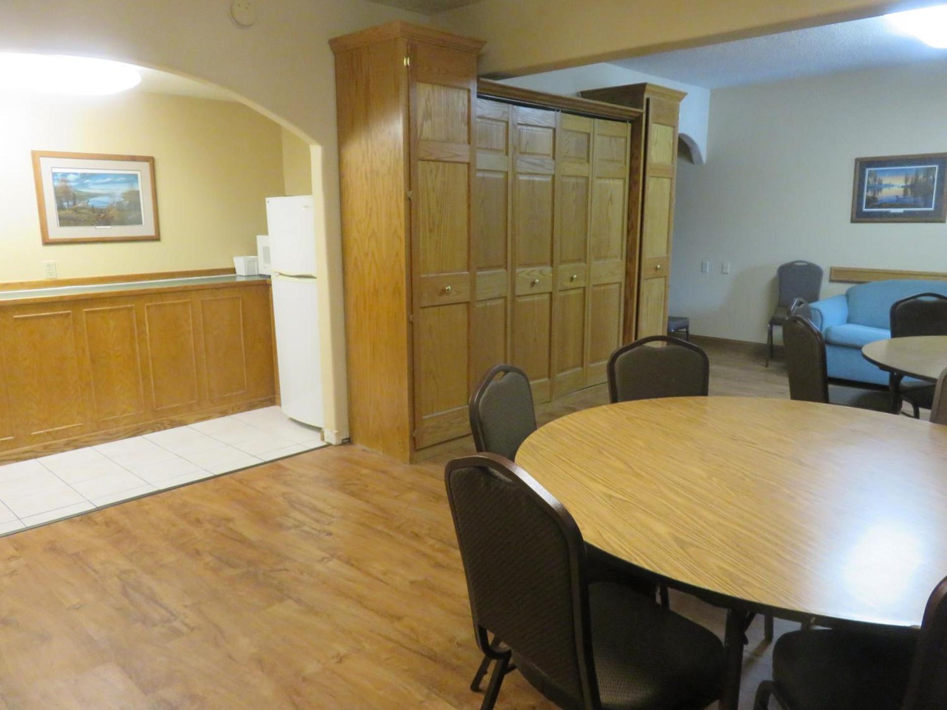 Baymont by Wyndham Fargo photo 41