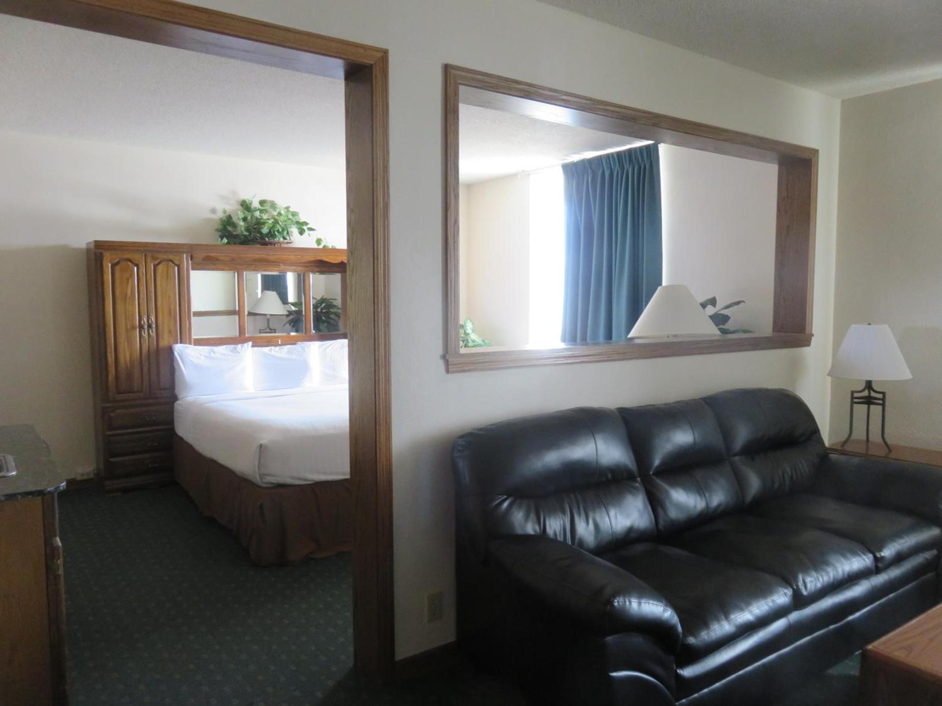 Baymont by Wyndham Fargo photo 8