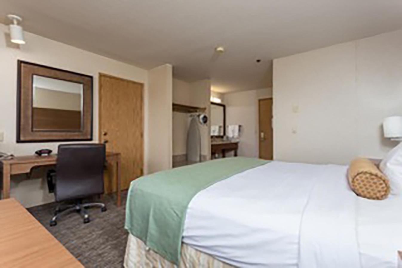 Yuma Inn & Suites photo 18