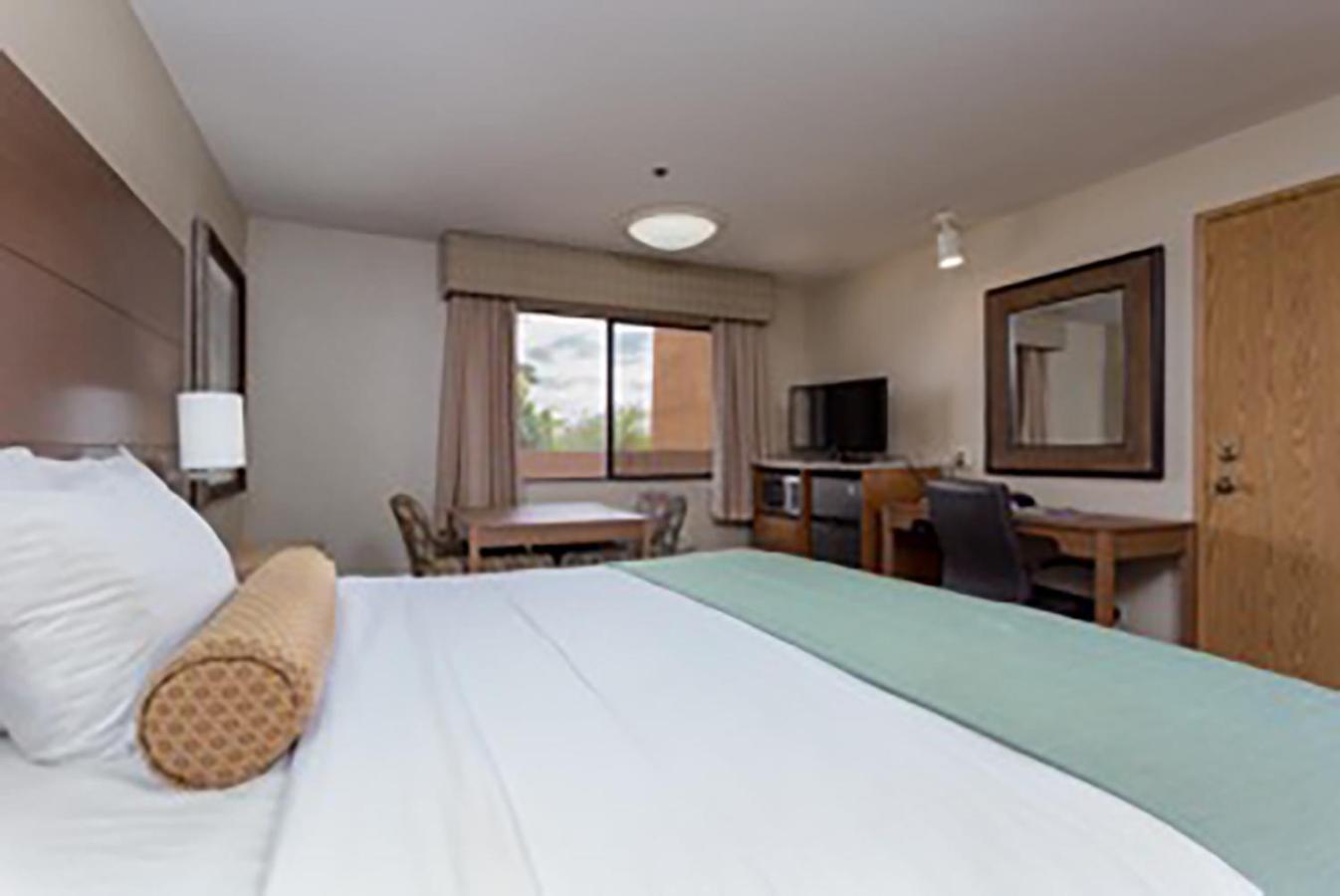 Yuma Inn & Suites photo 19