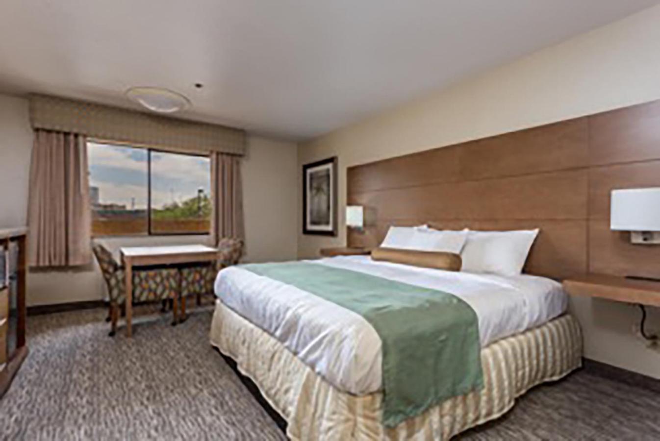 Yuma Inn & Suites photo 20