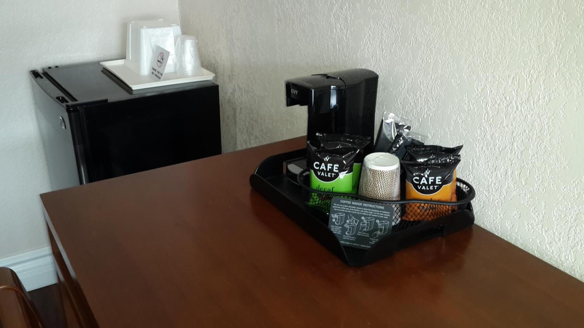 American Regency Inn photo 14