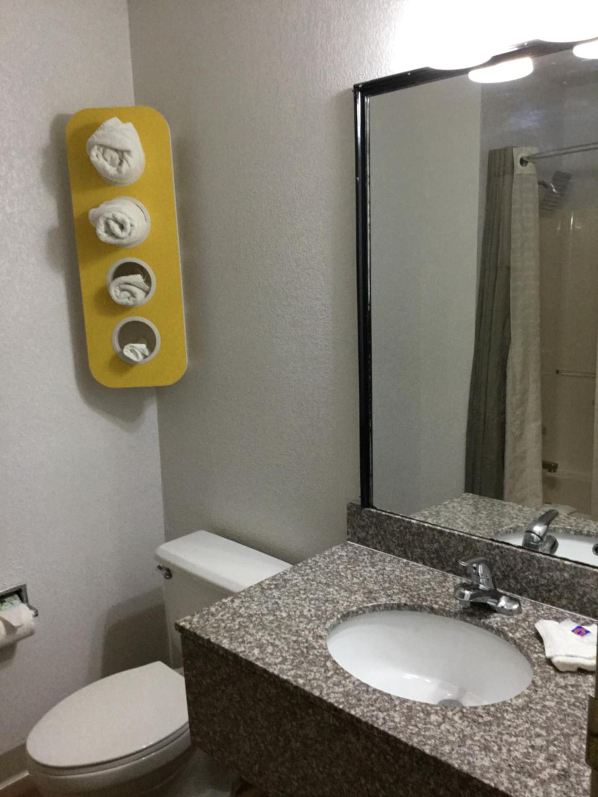Motel 6-Augusta, KS photo 57