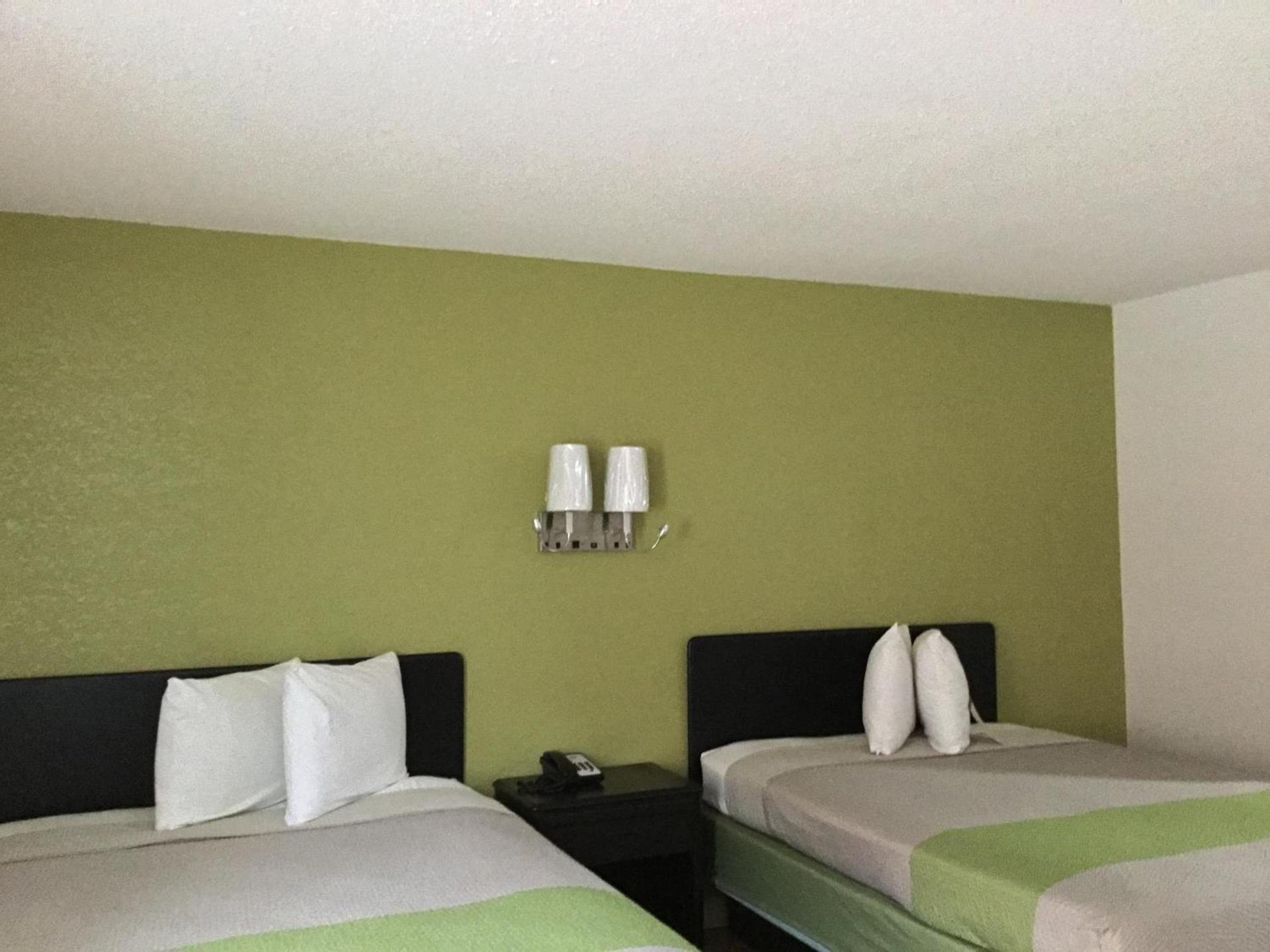 Motel 6-Augusta, KS photo 58