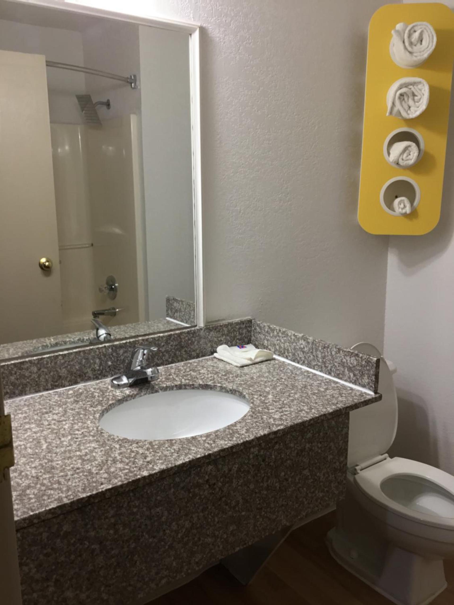 Motel 6-Augusta, KS photo 55