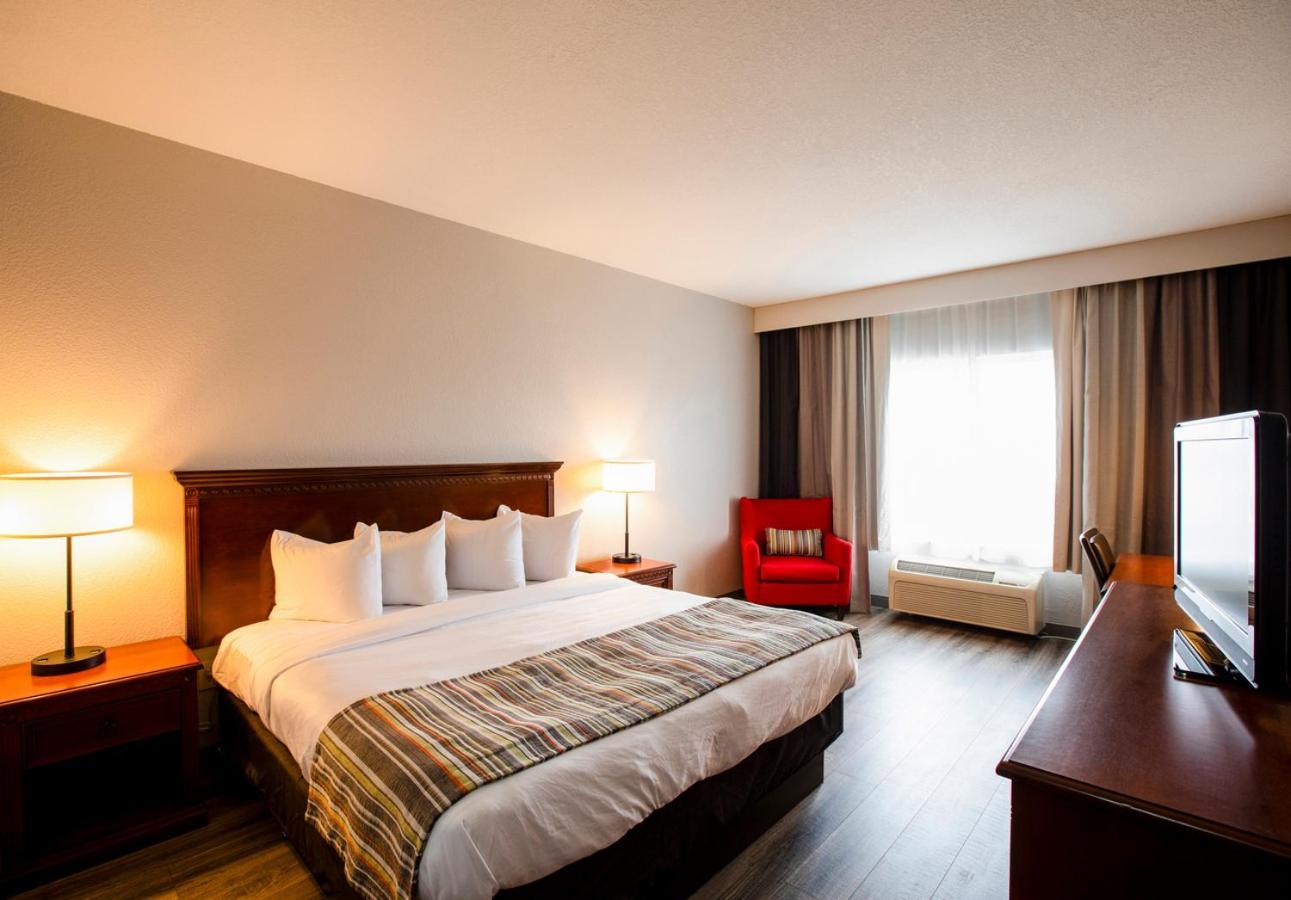 Country Inn & Suites by Radisson, Wilson, NC photo 22