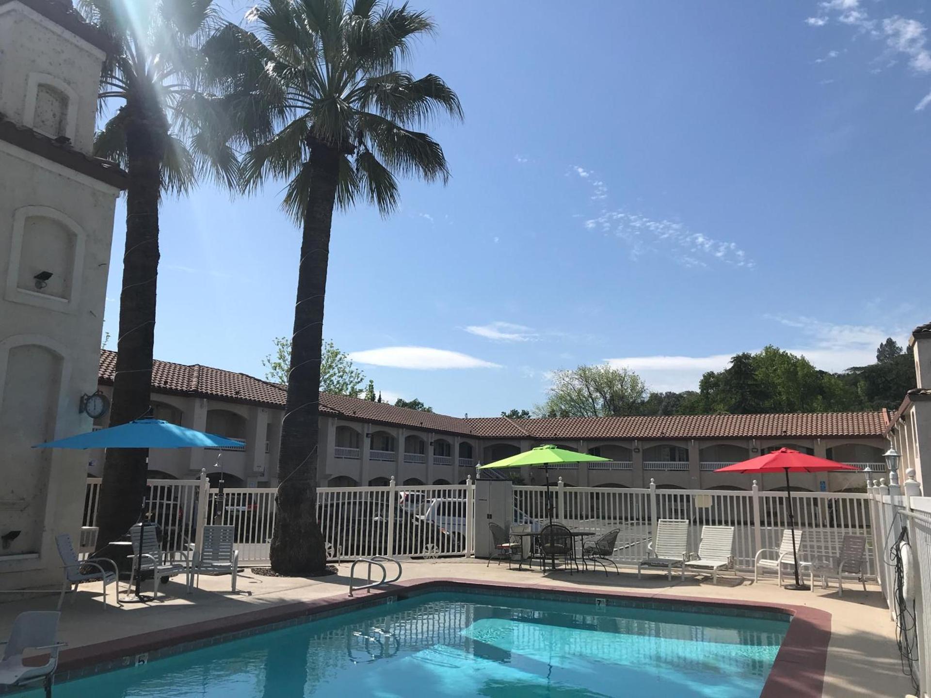Travelodge by Wyndham Redding CA photo 14