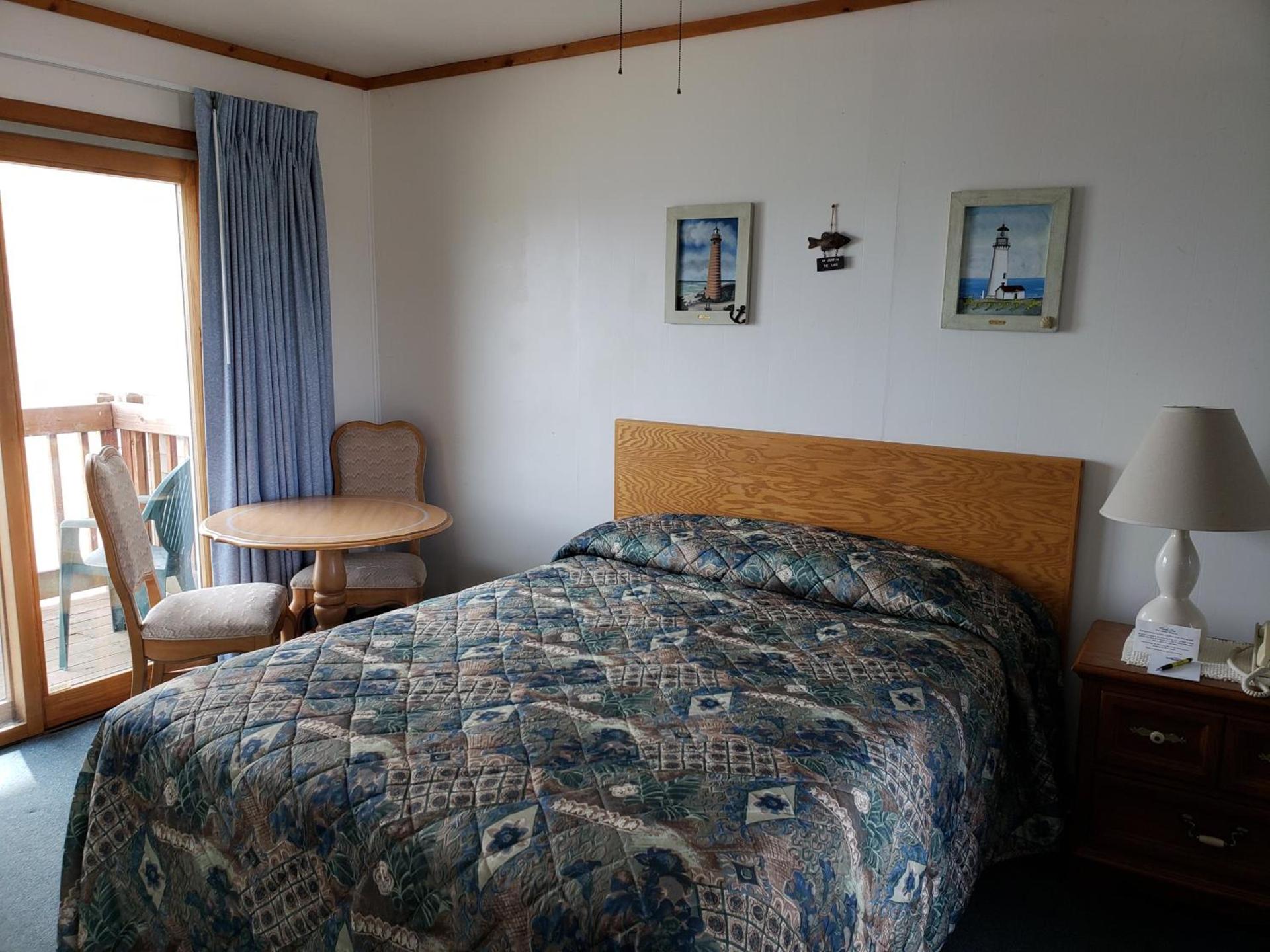 Algoma Beach Motel photo 9