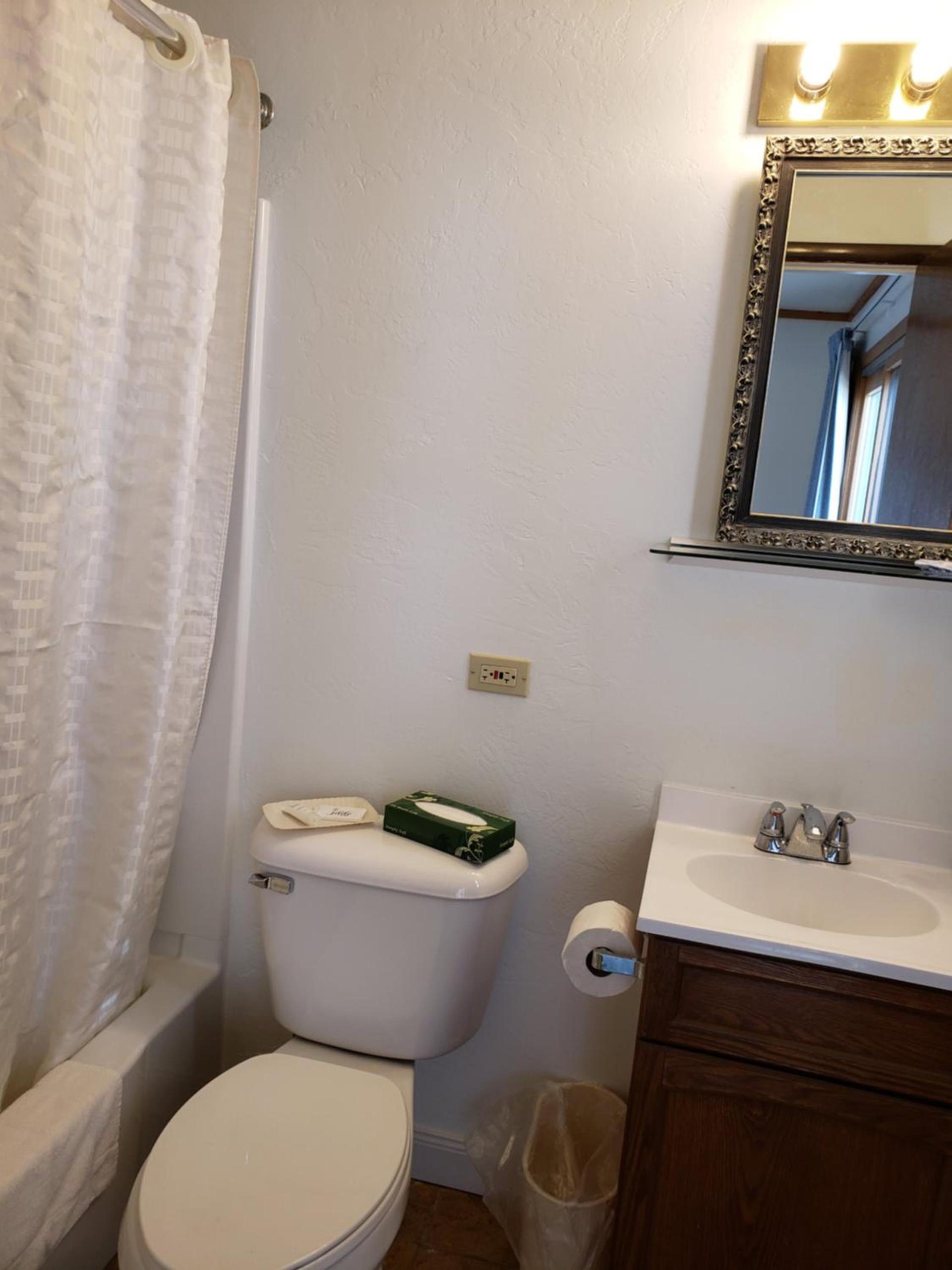 Algoma Beach Motel photo 11