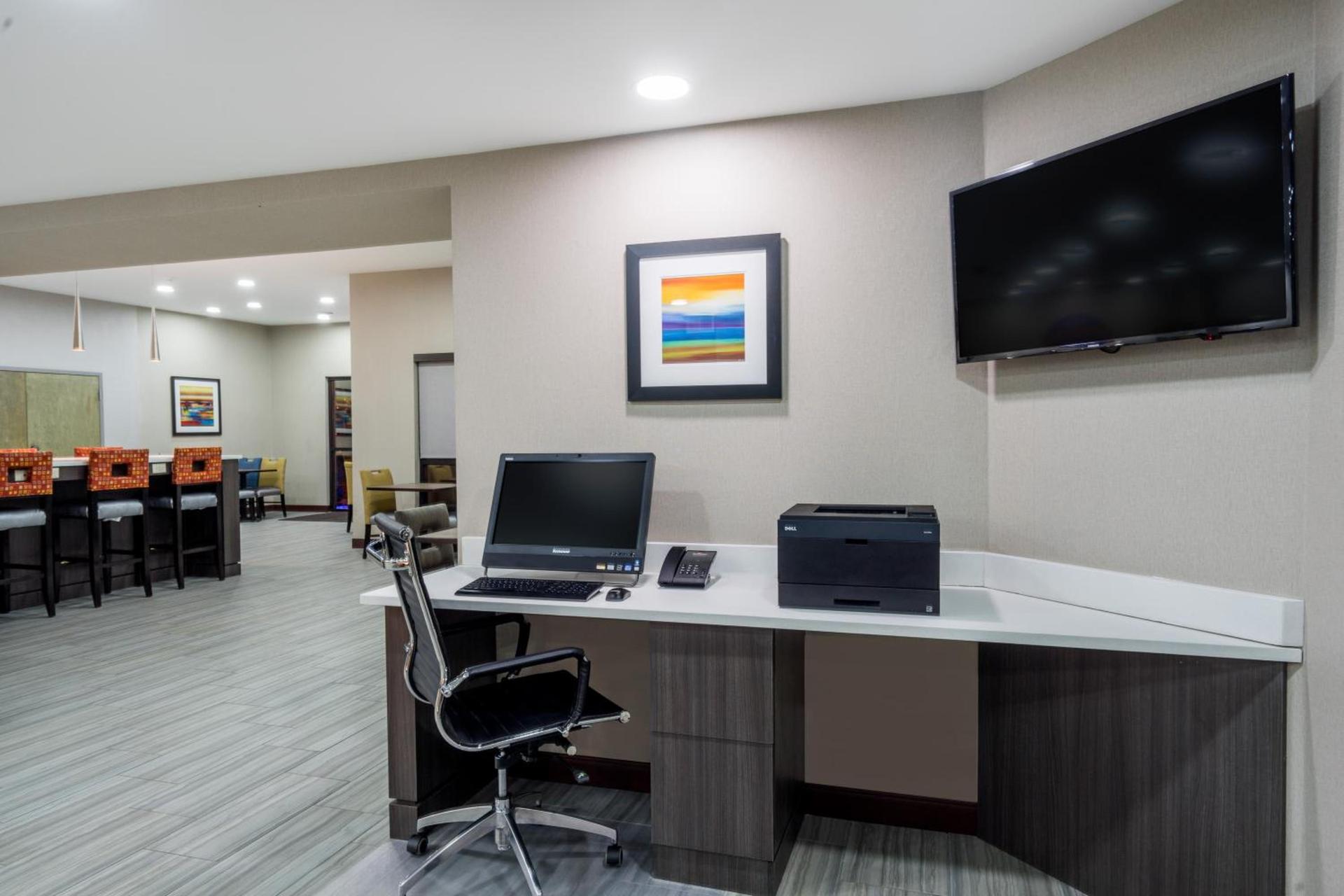 Baymont by Wyndham Clarksville photo 26