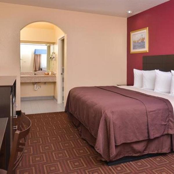 Americas Best Value Inn-Baytown photo 6