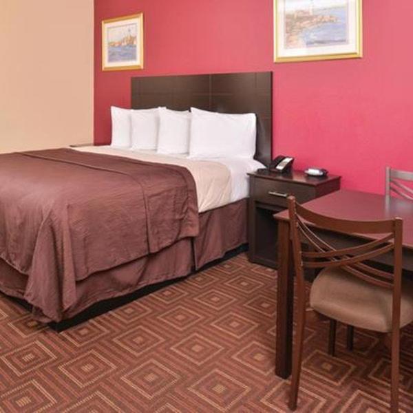 Americas Best Value Inn-Baytown photo 2