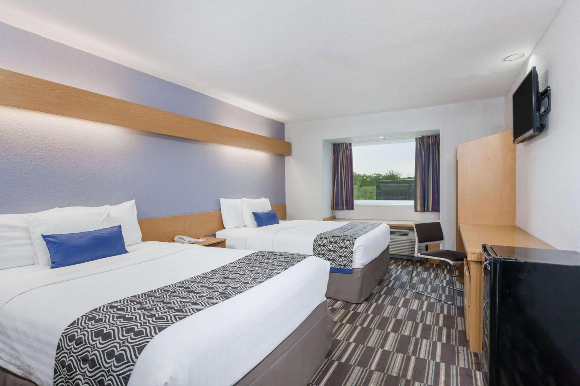 Microtel Inn & Suites by Wyndham Ardmore photo 12