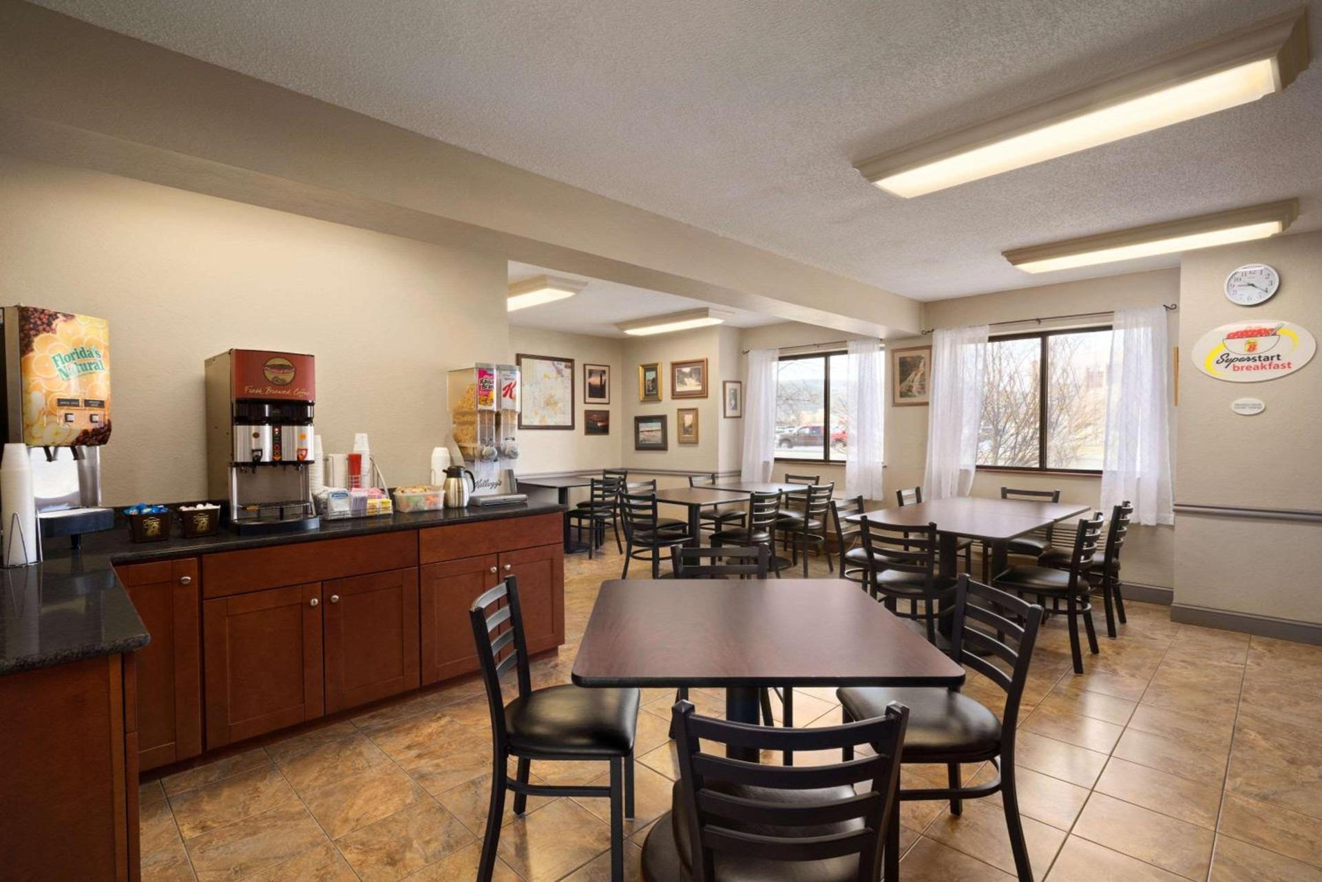 Super 8 by Wyndham Ithaca photo 8