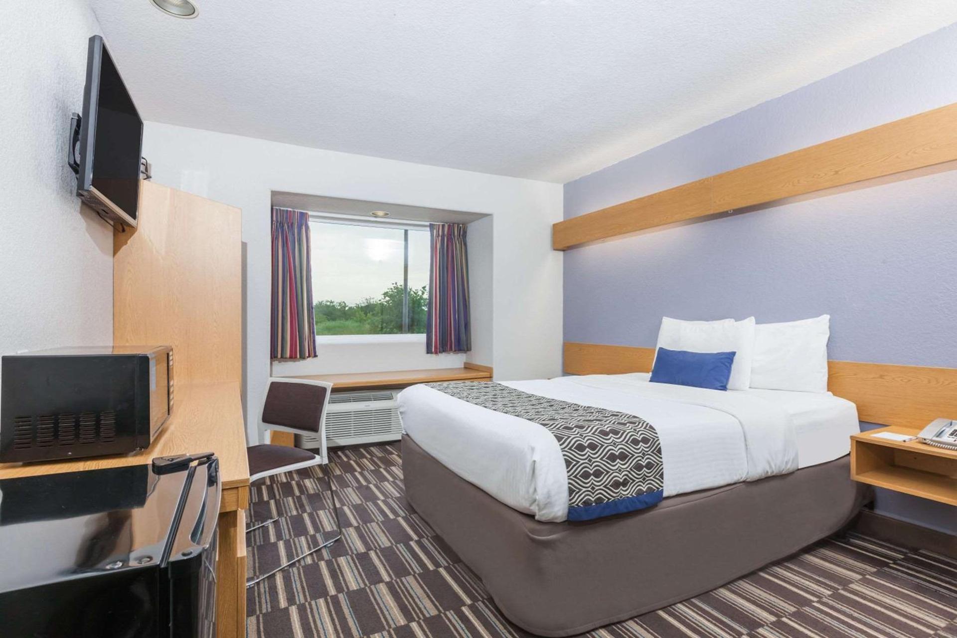 Microtel Inn & Suites by Wyndham Ardmore photo 45