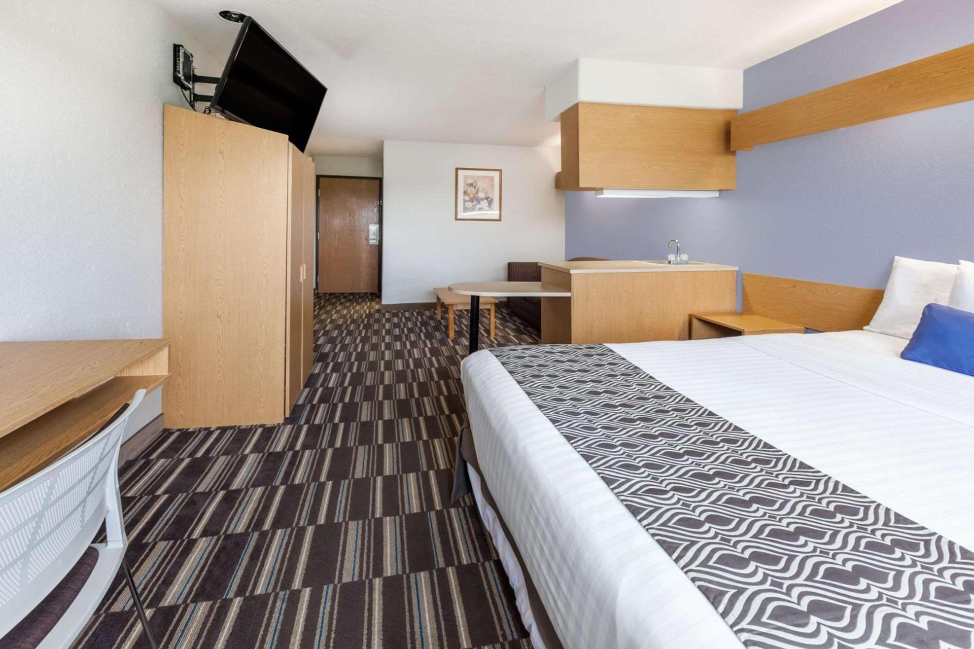 Microtel Inn & Suites by Wyndham Ardmore photo 7