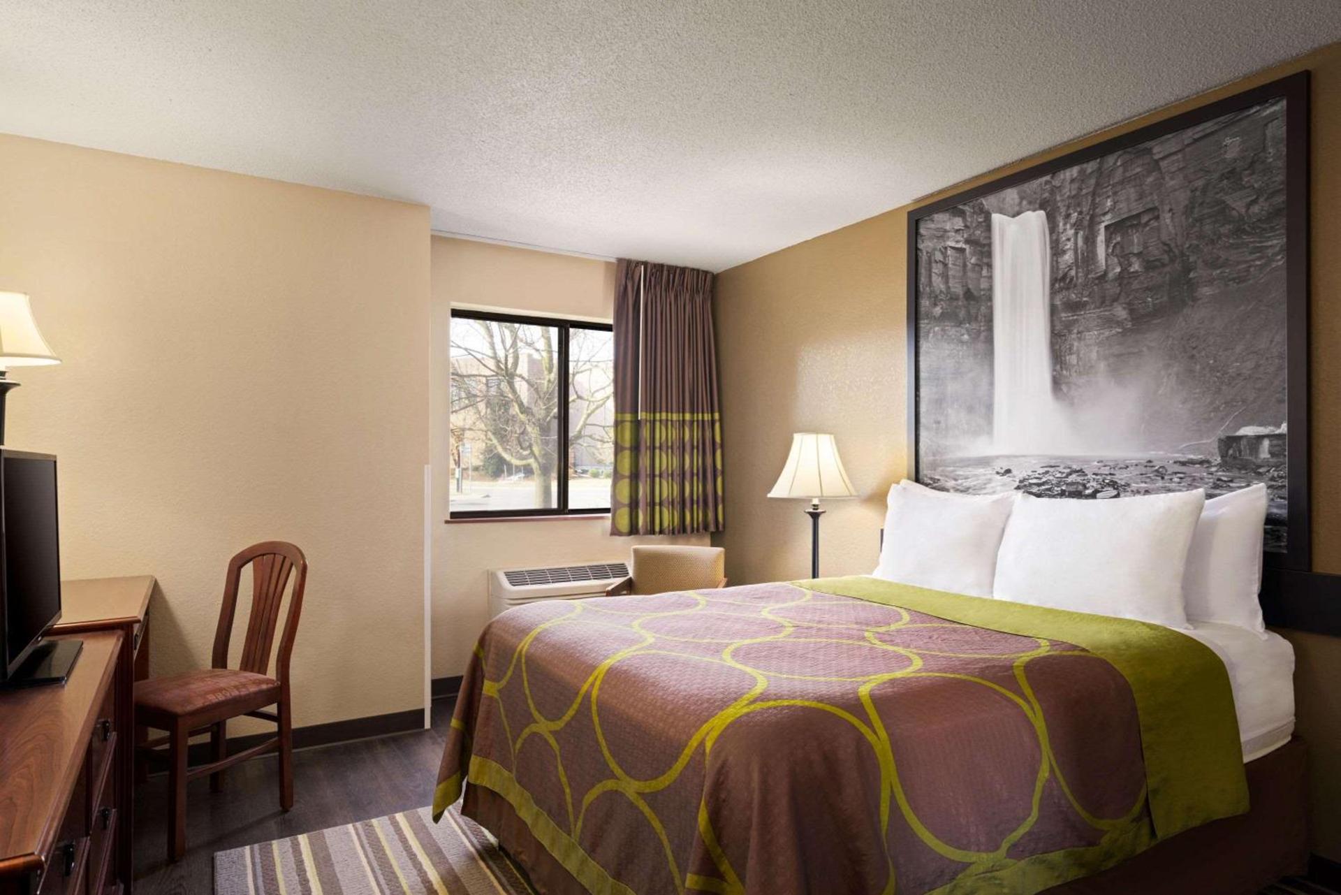 Super 8 by Wyndham Ithaca photo 3