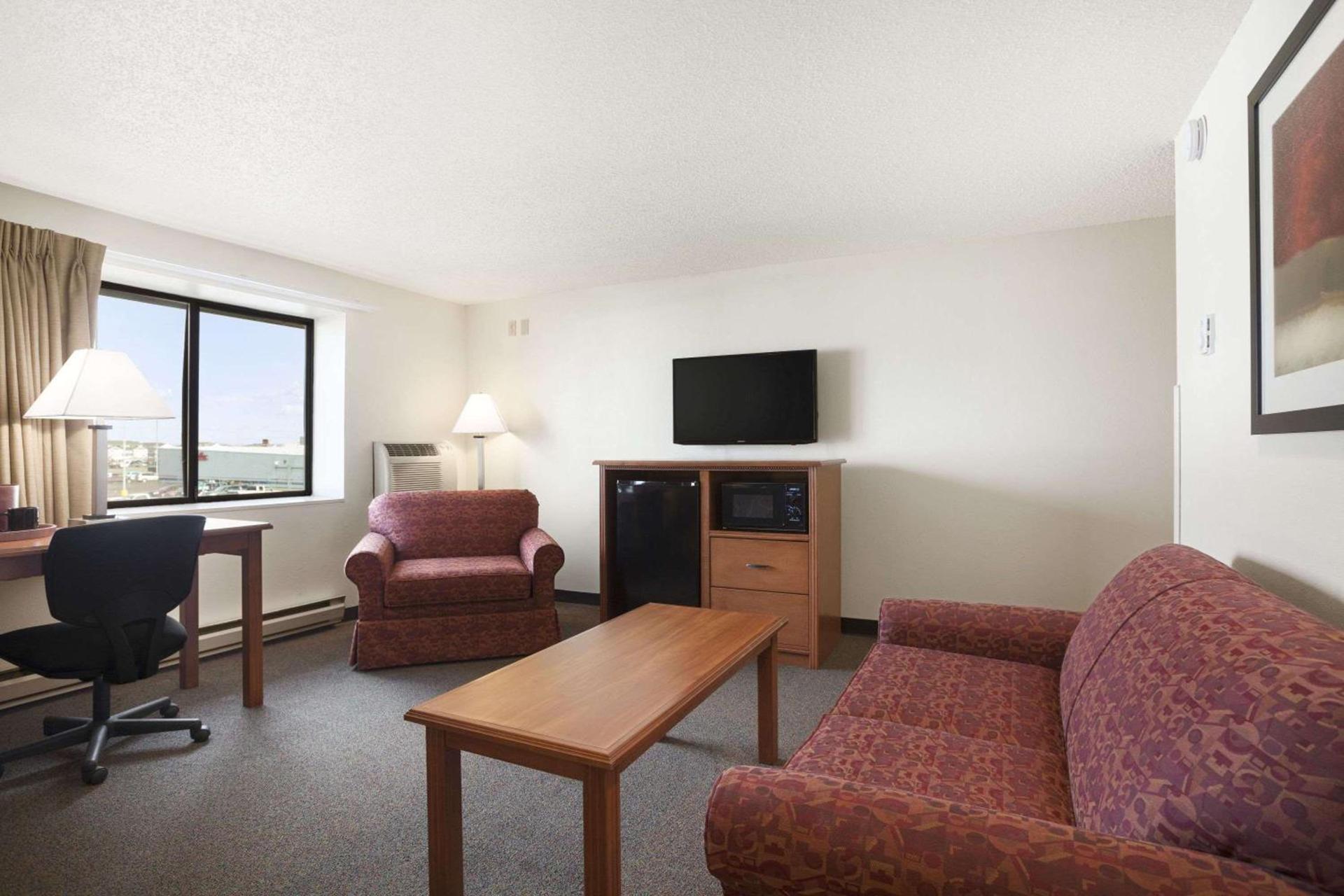 Super 8 by Wyndham Williston ND photo 15