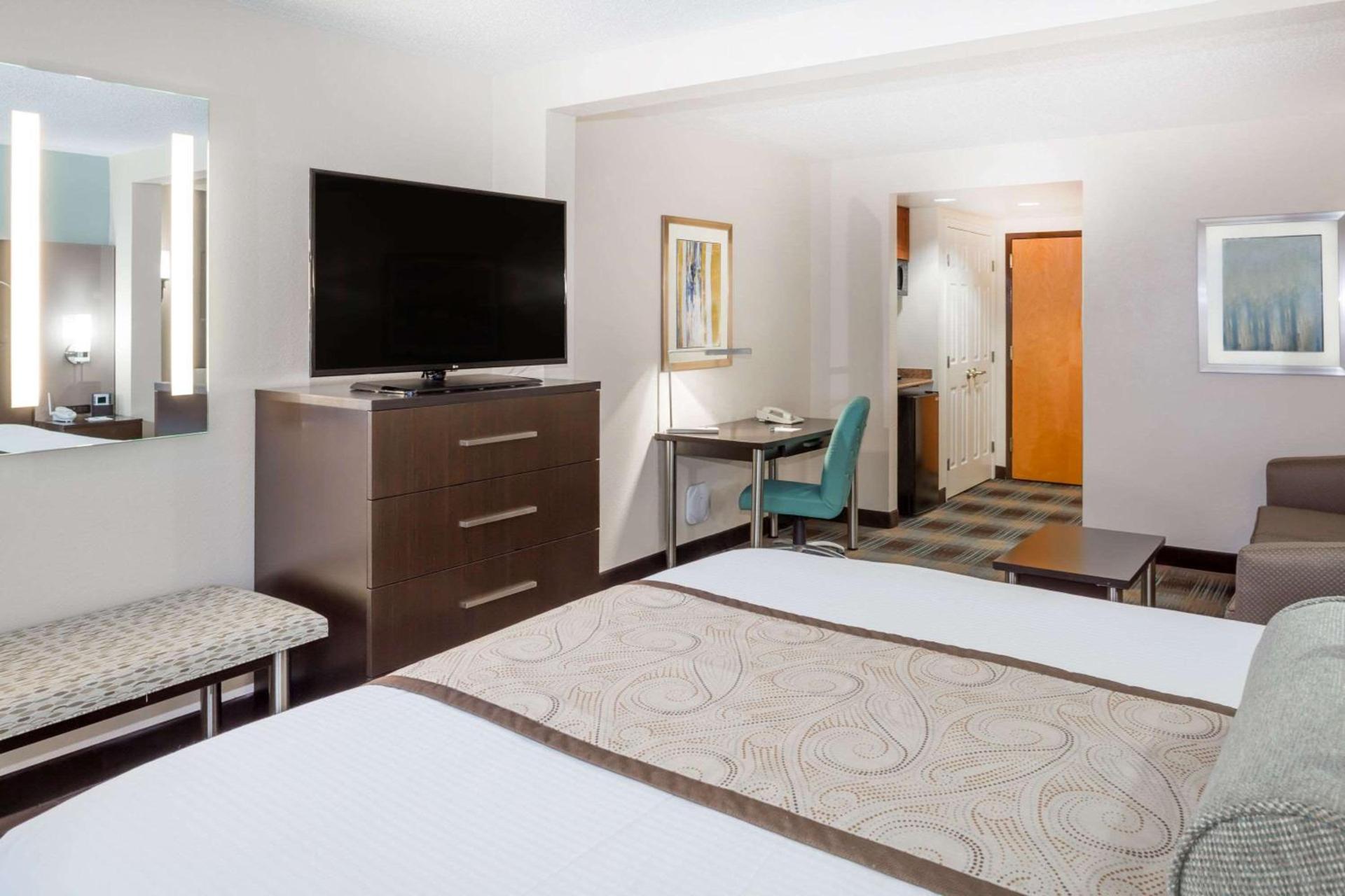 Wingate By Wyndham - Orlando International Airport- Free Hot Breakfast photo 35