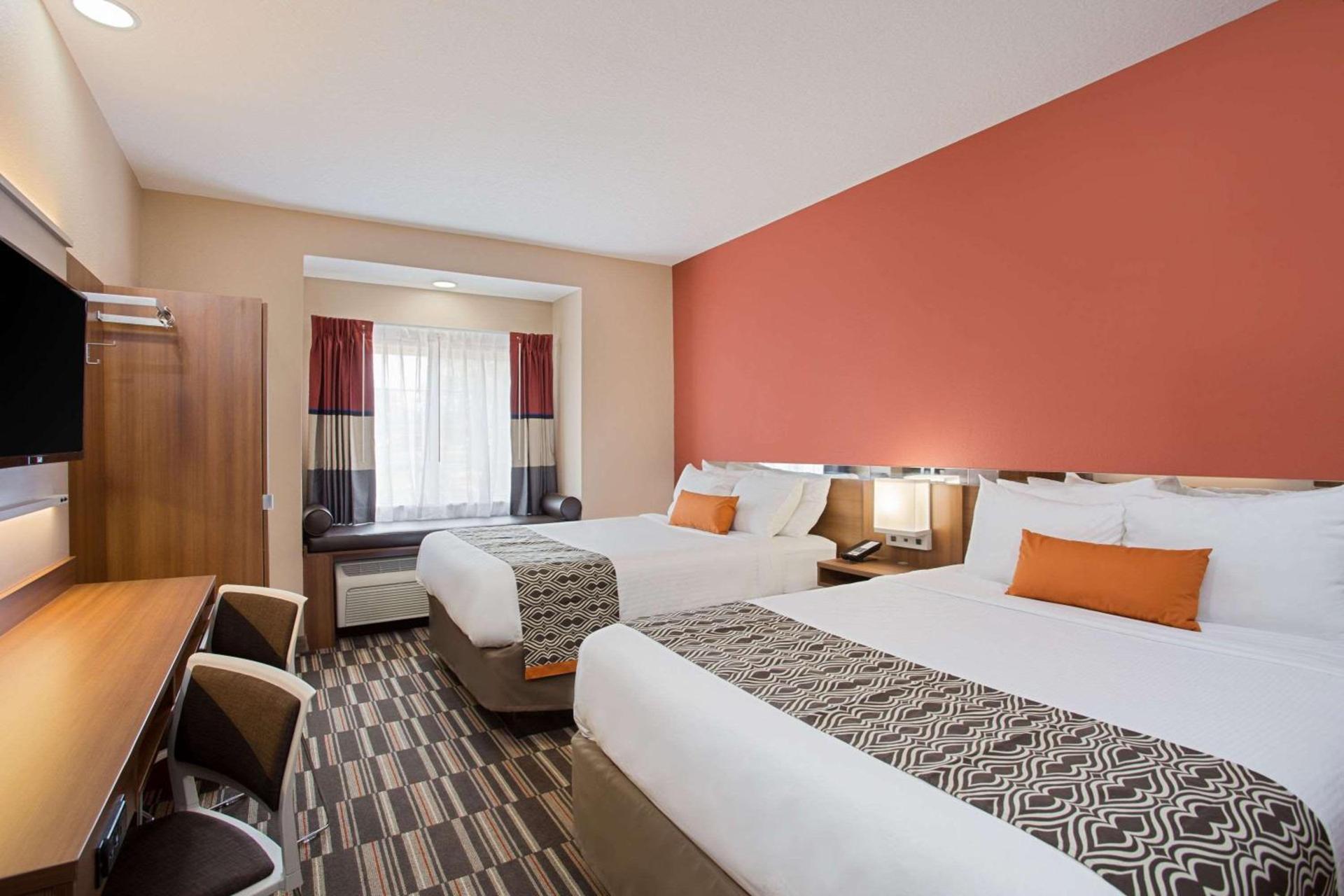 Microtel Inn & Suites by Wyndham Walterboro photo 13