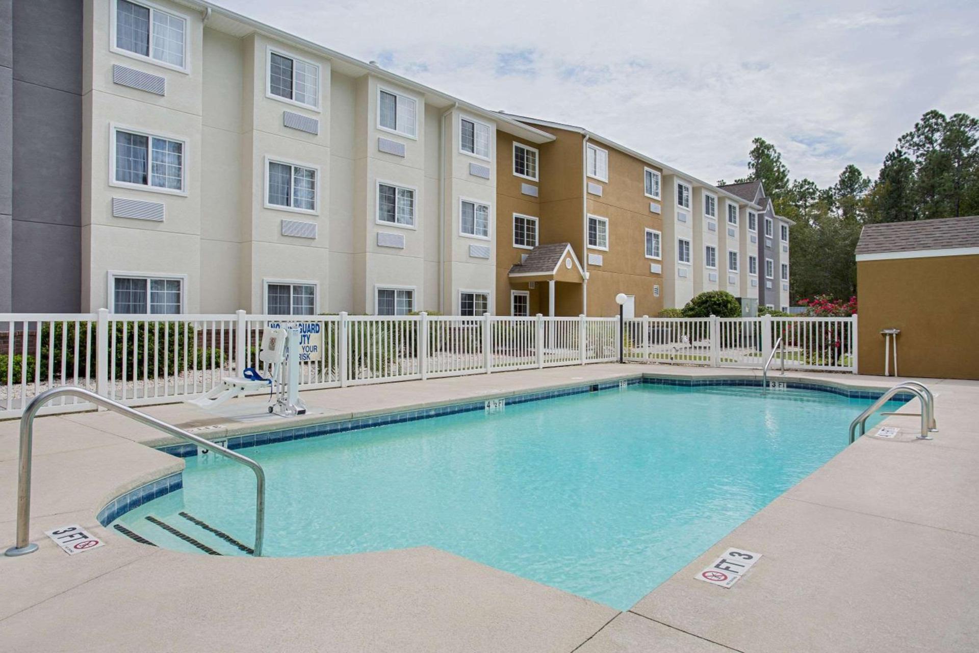 Microtel Inn & Suites by Wyndham Walterboro photo 5