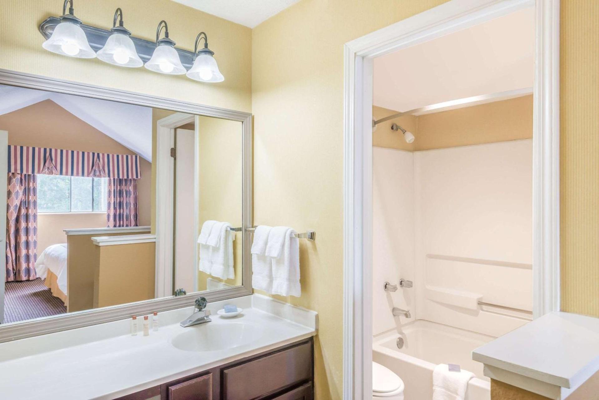 Hawthorn Extended Stay by Wyndham Dayton photo 19