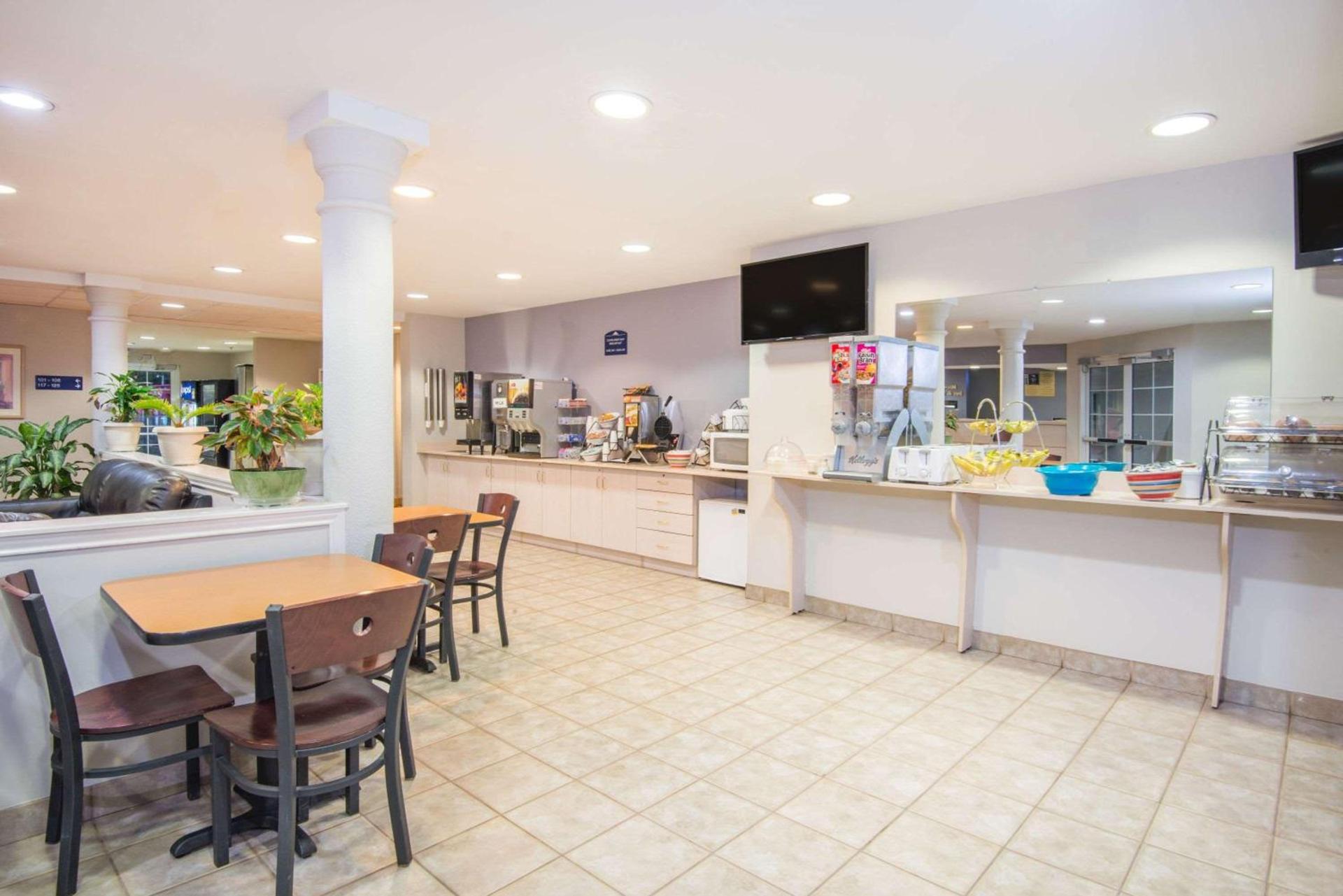 Microtel Inn & Suites Claremore Route 66 photo 29