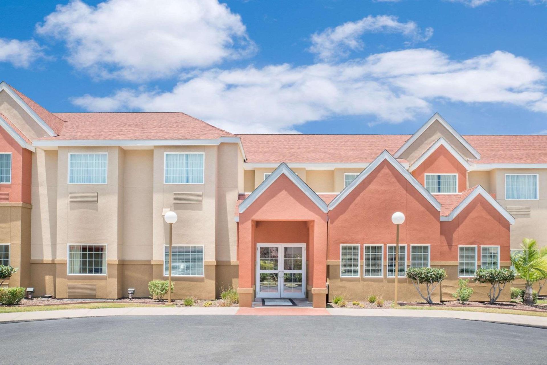 Microtel Inn & Suites by Wyndham Corpus Christi/Aransas Pass — hotel in Aransas Pass