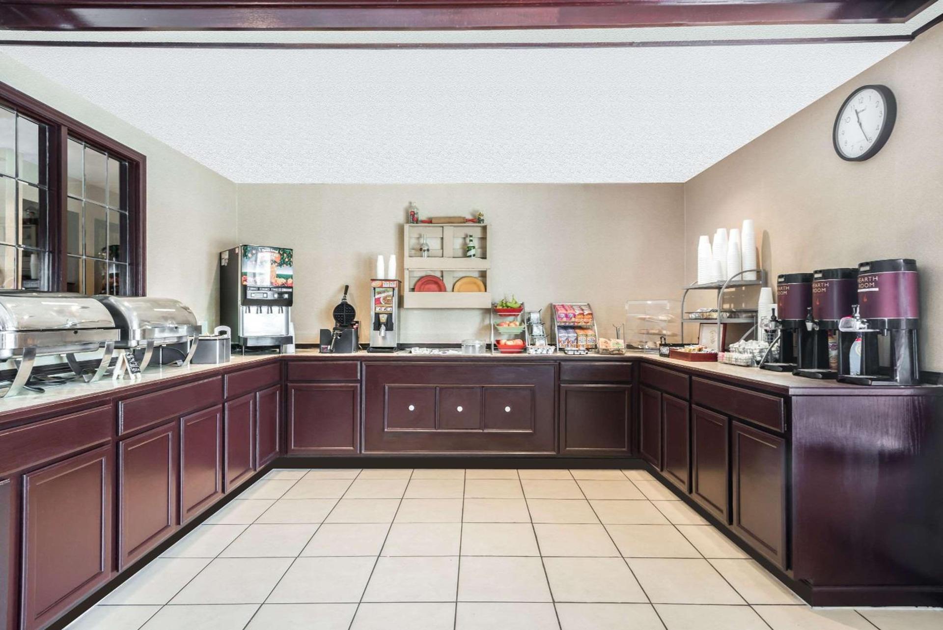 Hawthorn Extended Stay by Wyndham Dayton photo 14
