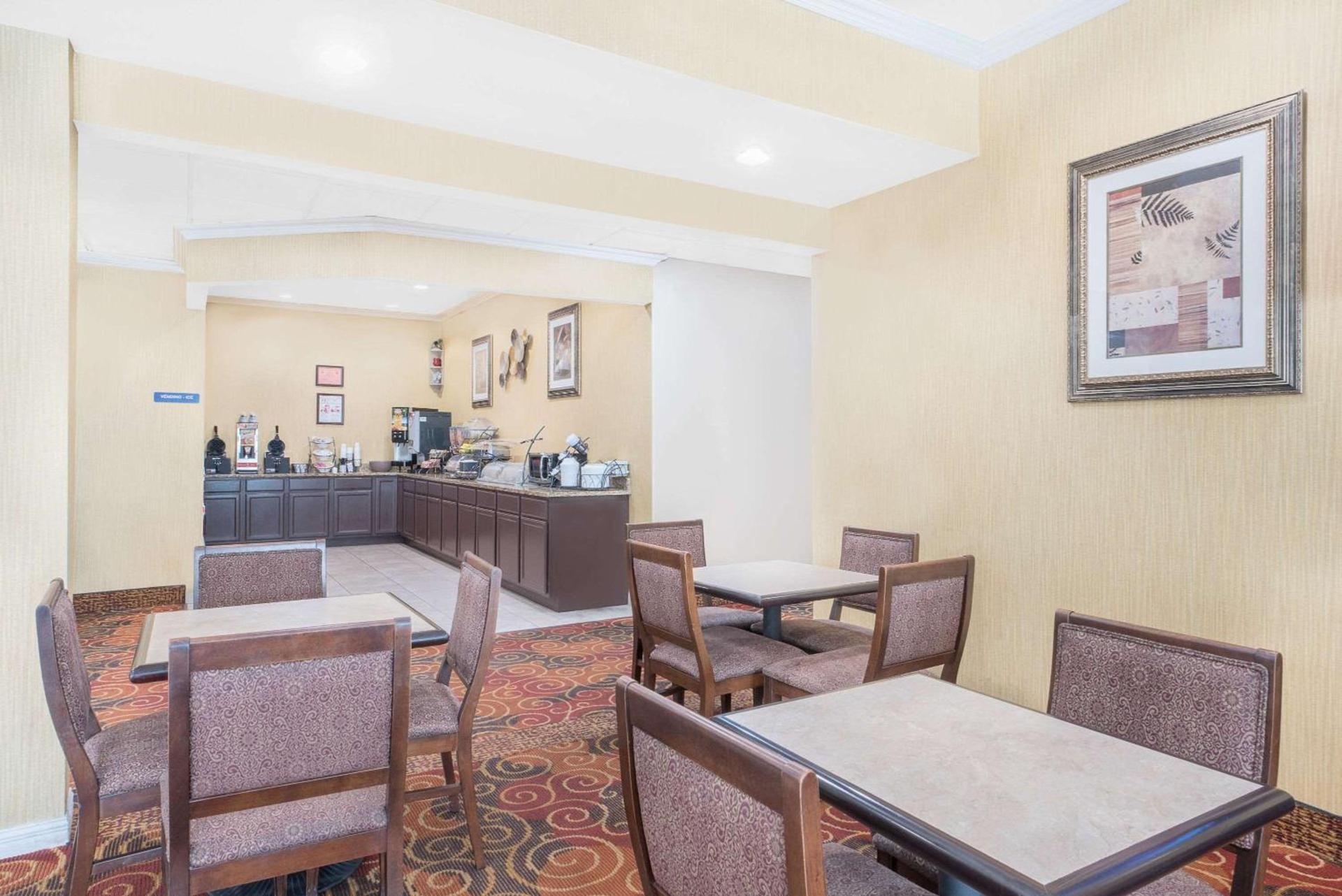 Microtel Inn & Suites by Wyndham Corpus Christi/Aransas Pass photo 9