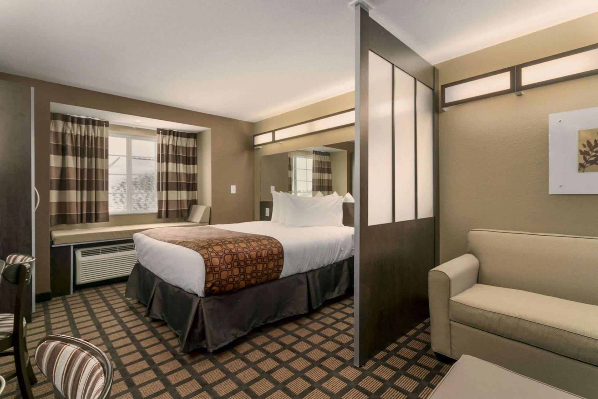 Microtel Inn & Suites by Wyndham Minot photo 32