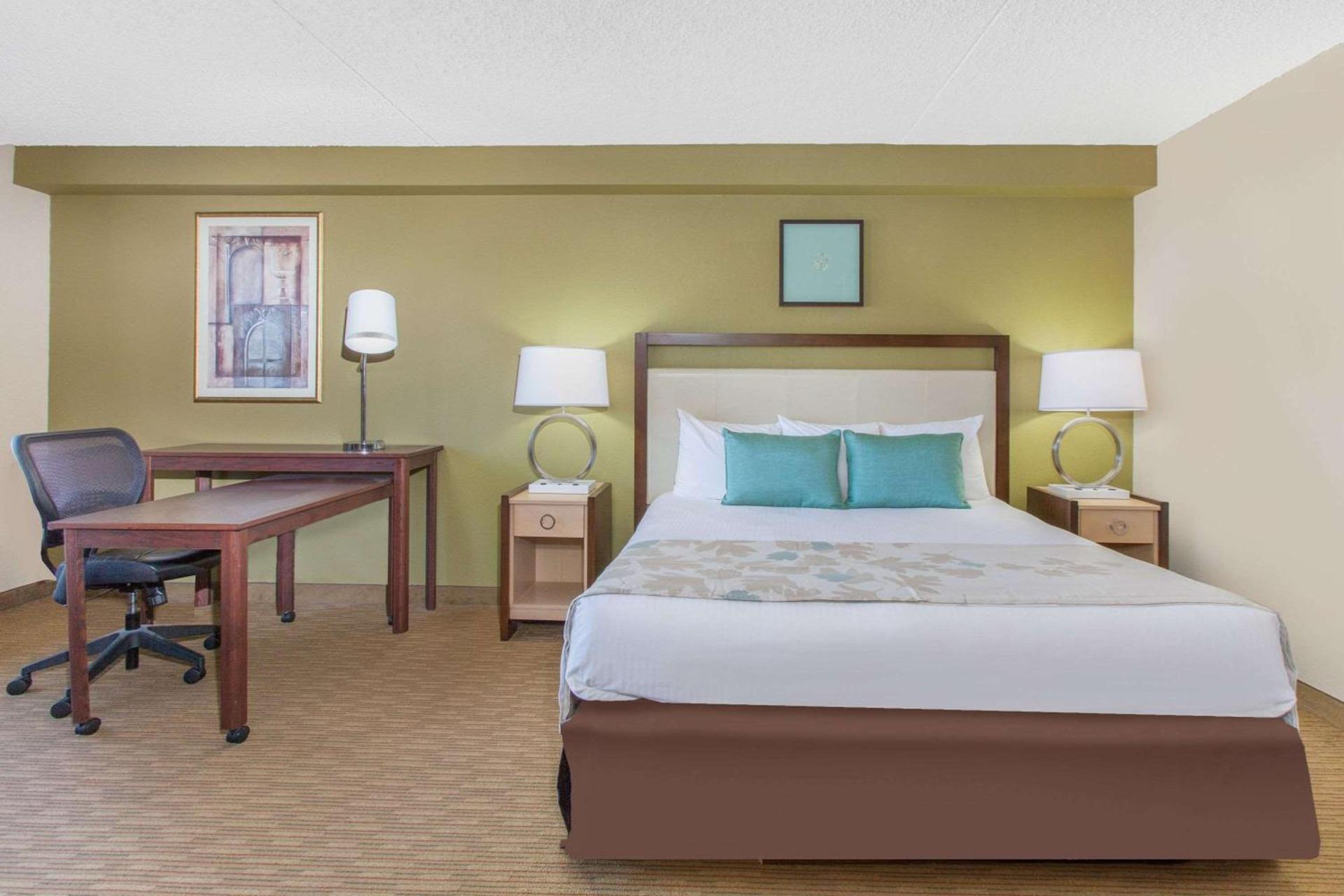 Hawthorn Suites Midwest City photo 30