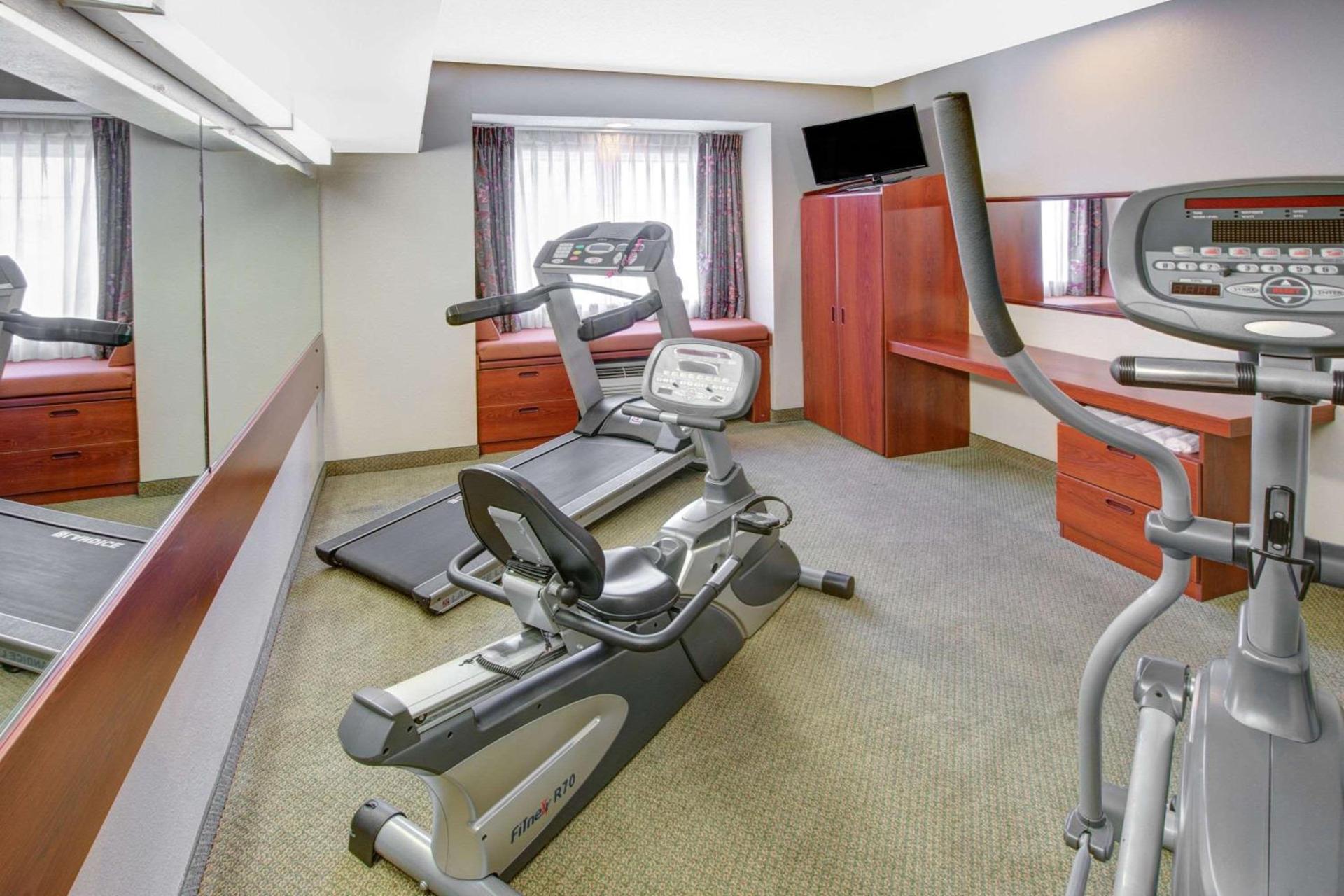 Microtel Inn & Suites by Wyndham Hattiesburg photo 14