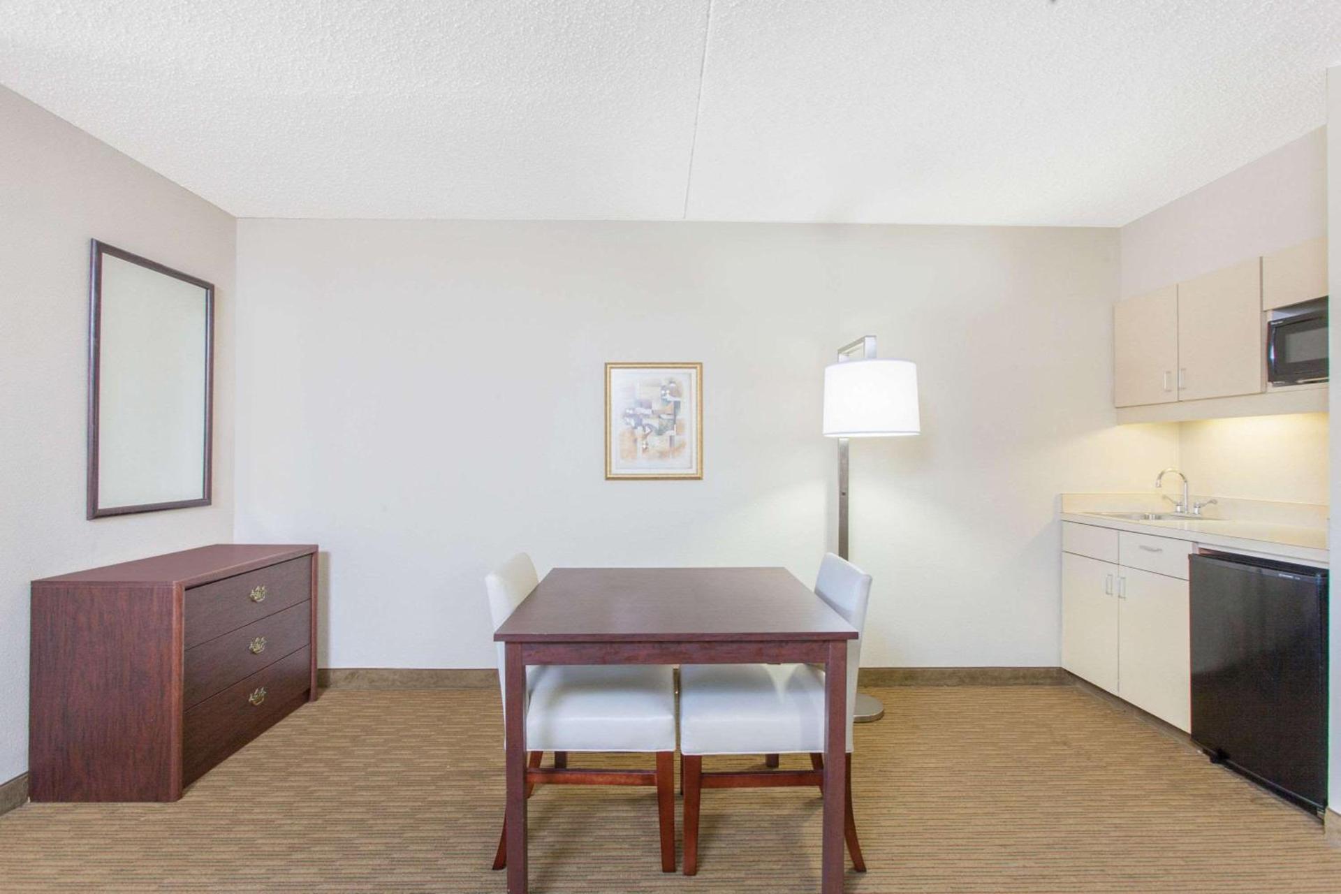 Hawthorn Suites Midwest City photo 28
